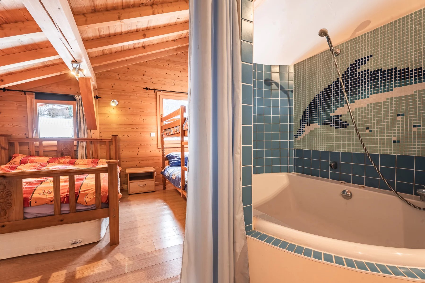 Photo of MORZINE - Large 8 bedroom chalet in Morzine