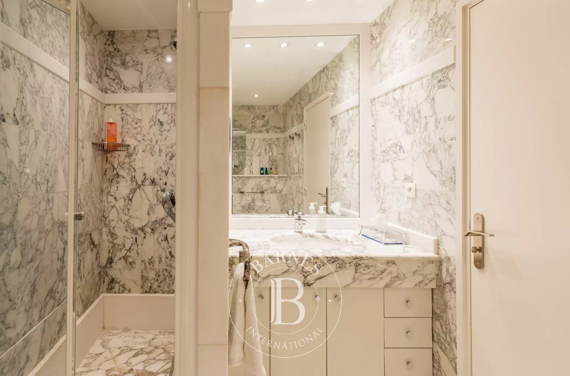 Daire Paris 16ème - picture 15