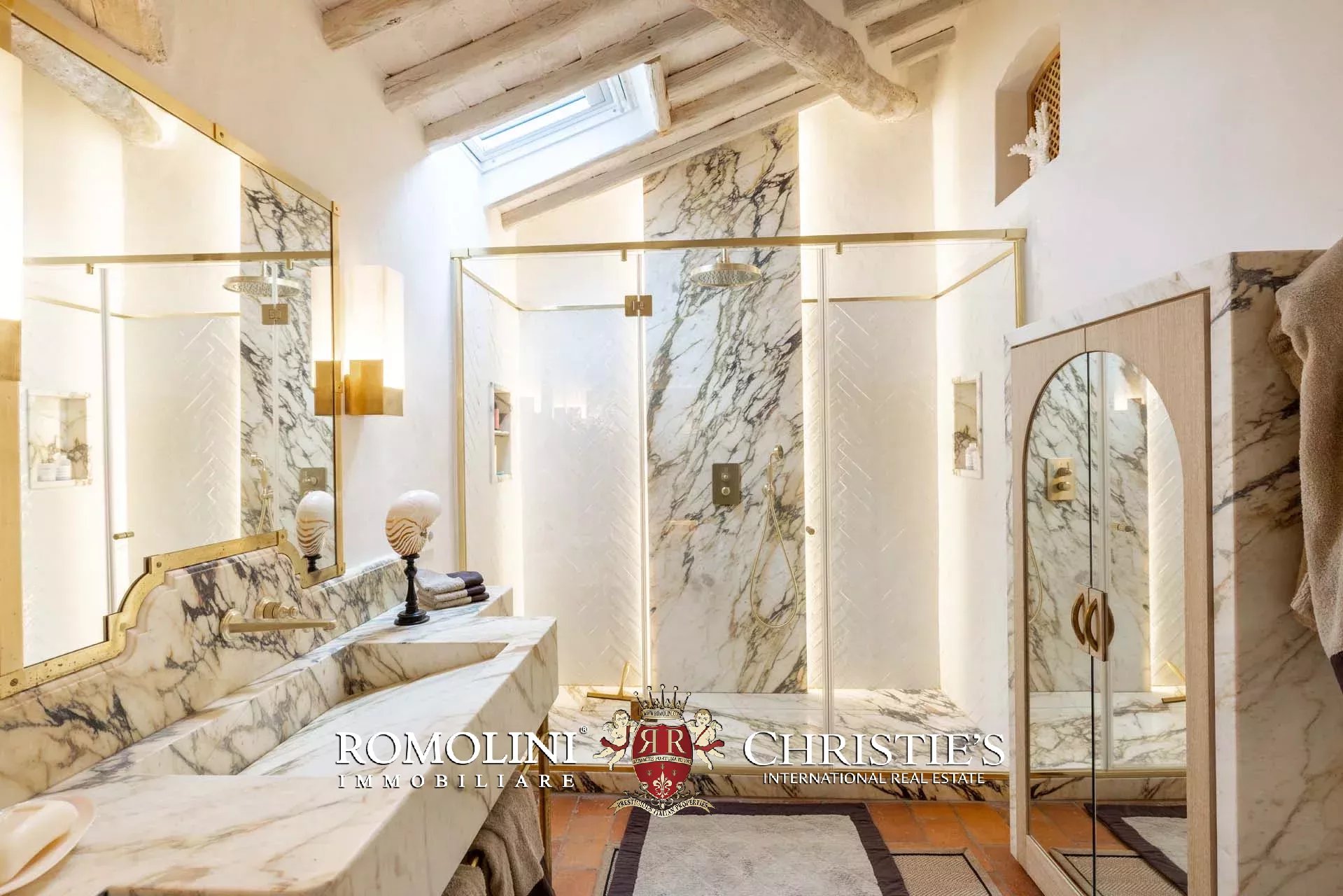 4 Bedroom Villa/Townhouse's Image 32
