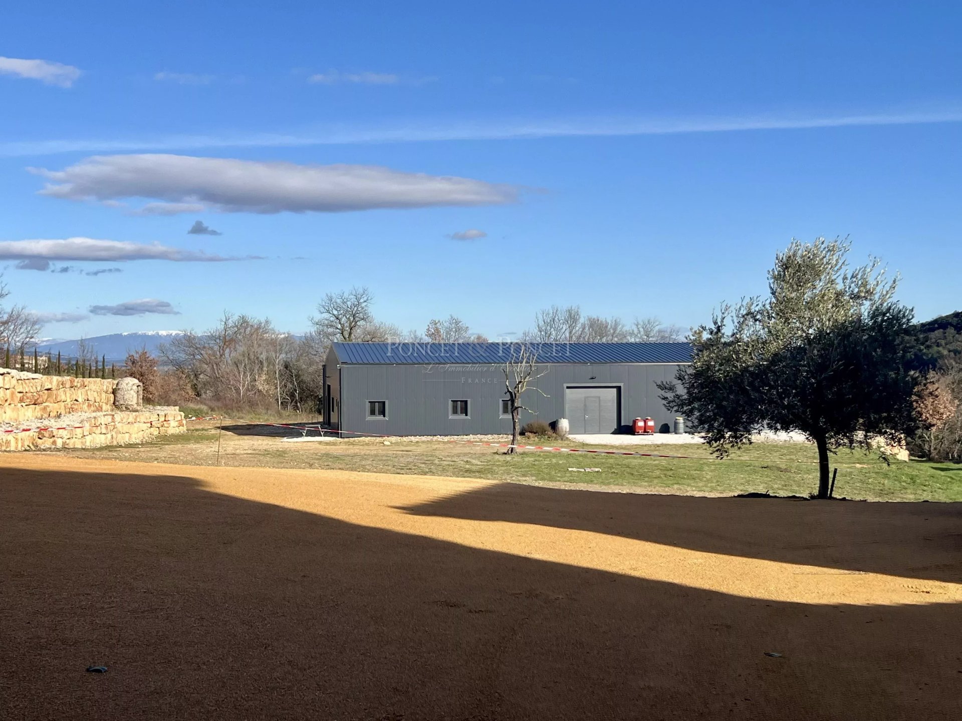 8 Bedroom Vineyard's Image 22
