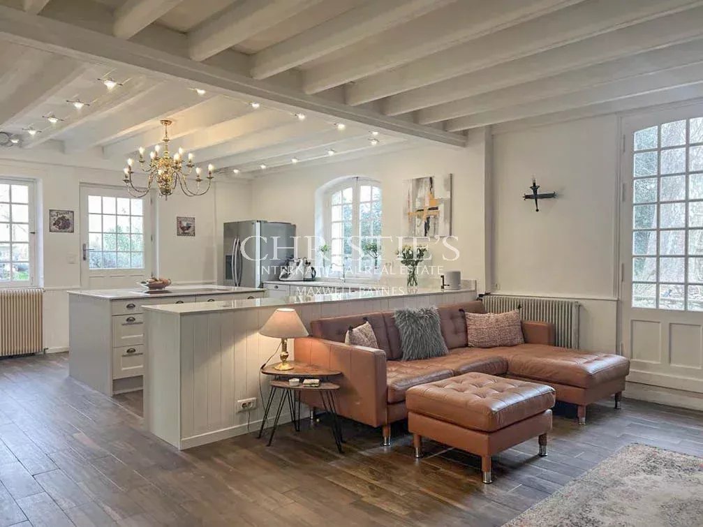 10 Bedroom Villa/Townhouse's Image 6