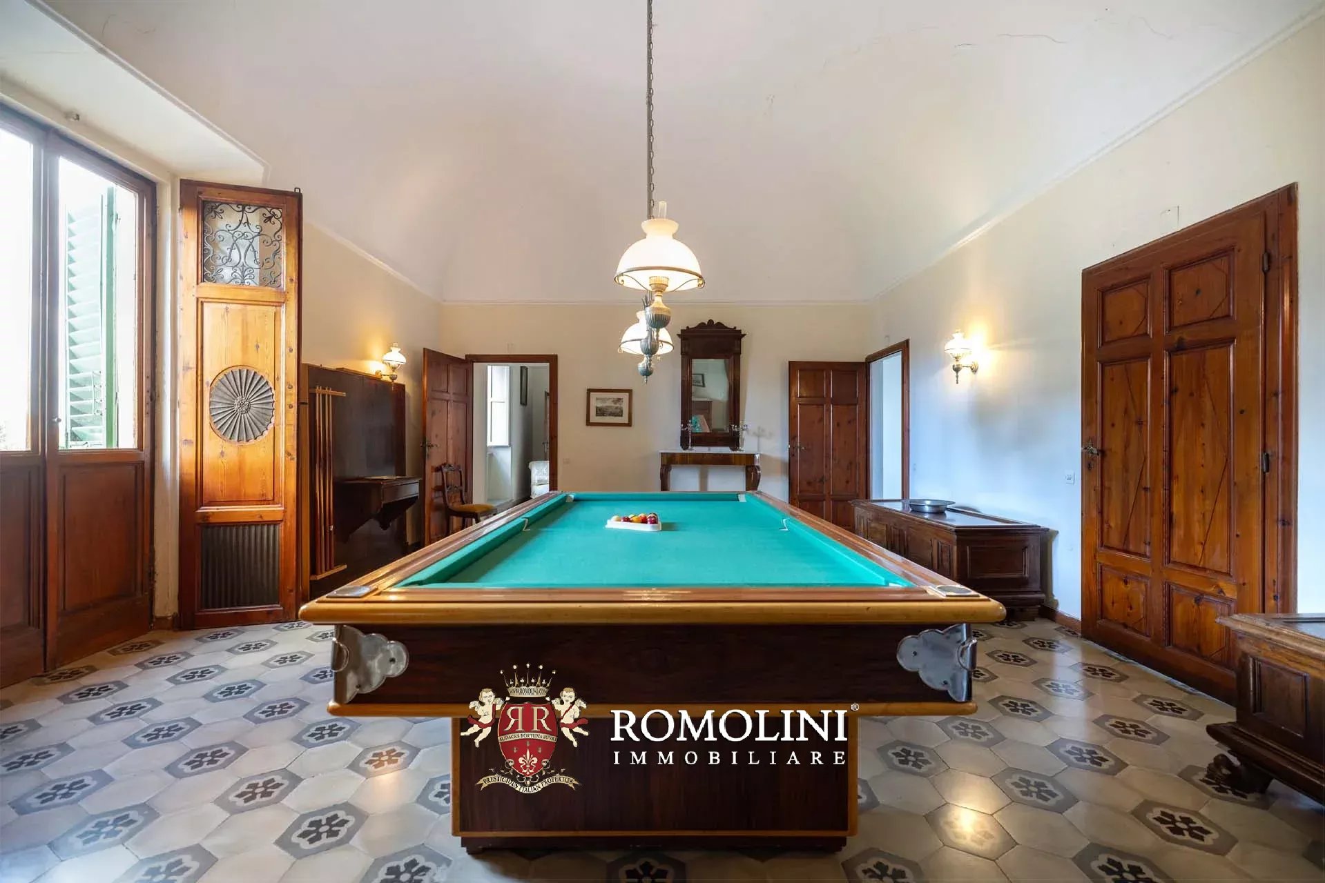 35 Bedroom Vineyard's Image 44