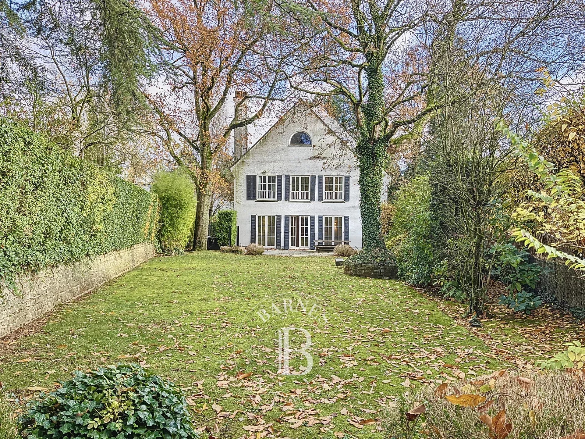 Leo Errera - Élégante villa familiale avec jardin et prestations haut de gamme