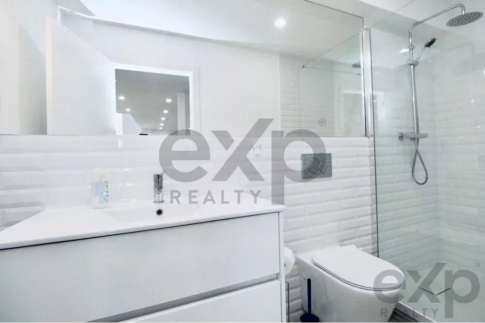 "Elegant Coastal Villa in Fuseta: Your Dream Home" 85949001 image 30