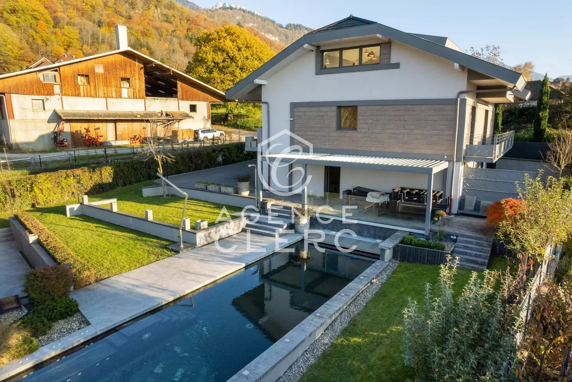 7 Bedroom Villa/Townhouse's Image 3