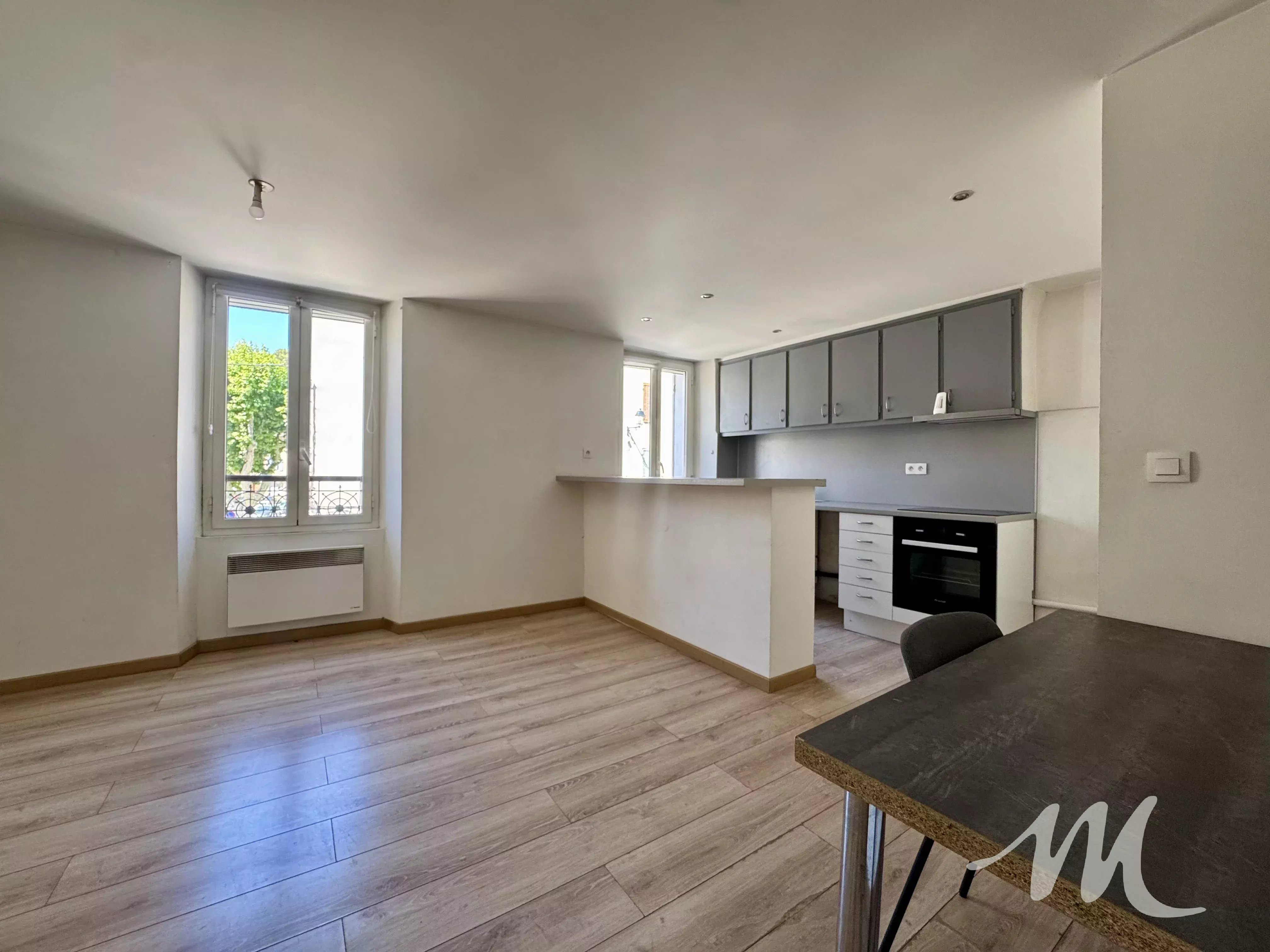 APPARTEMENT A VENDRE A BARJOLS AU PREMIER ÉTAGE