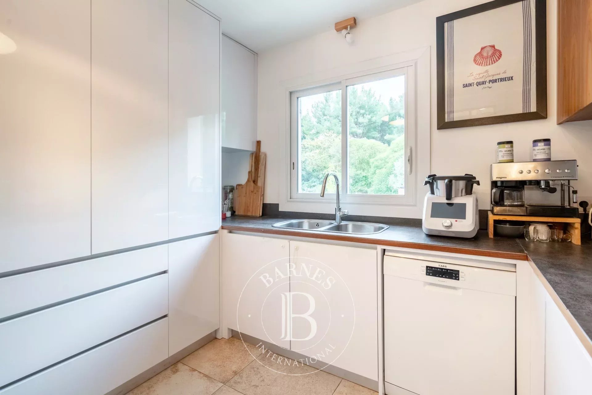 Ev Cassis - picture 7