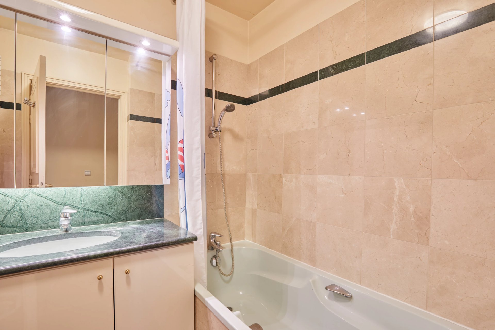 2 Bedroom Apartment/Flat's Image 5