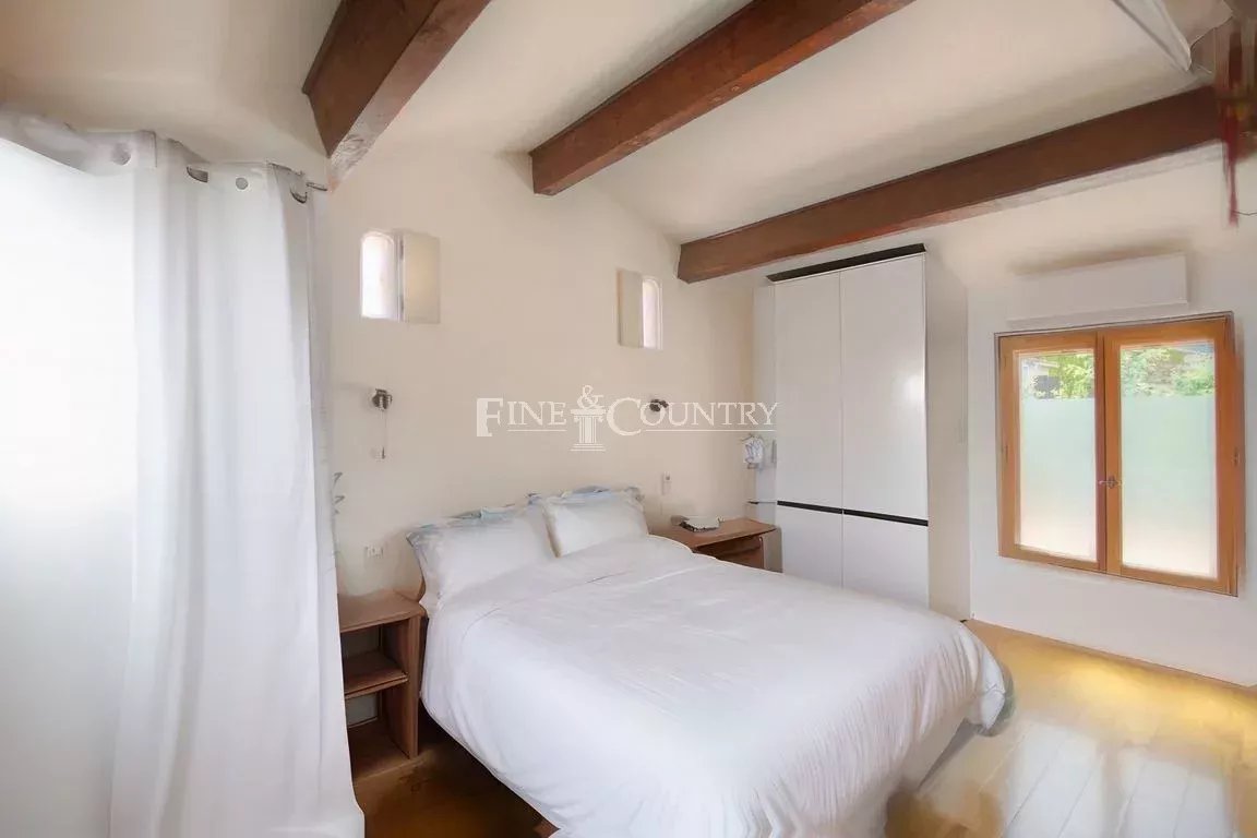 Photo of Villa for sale in Saint Jean de Cannes