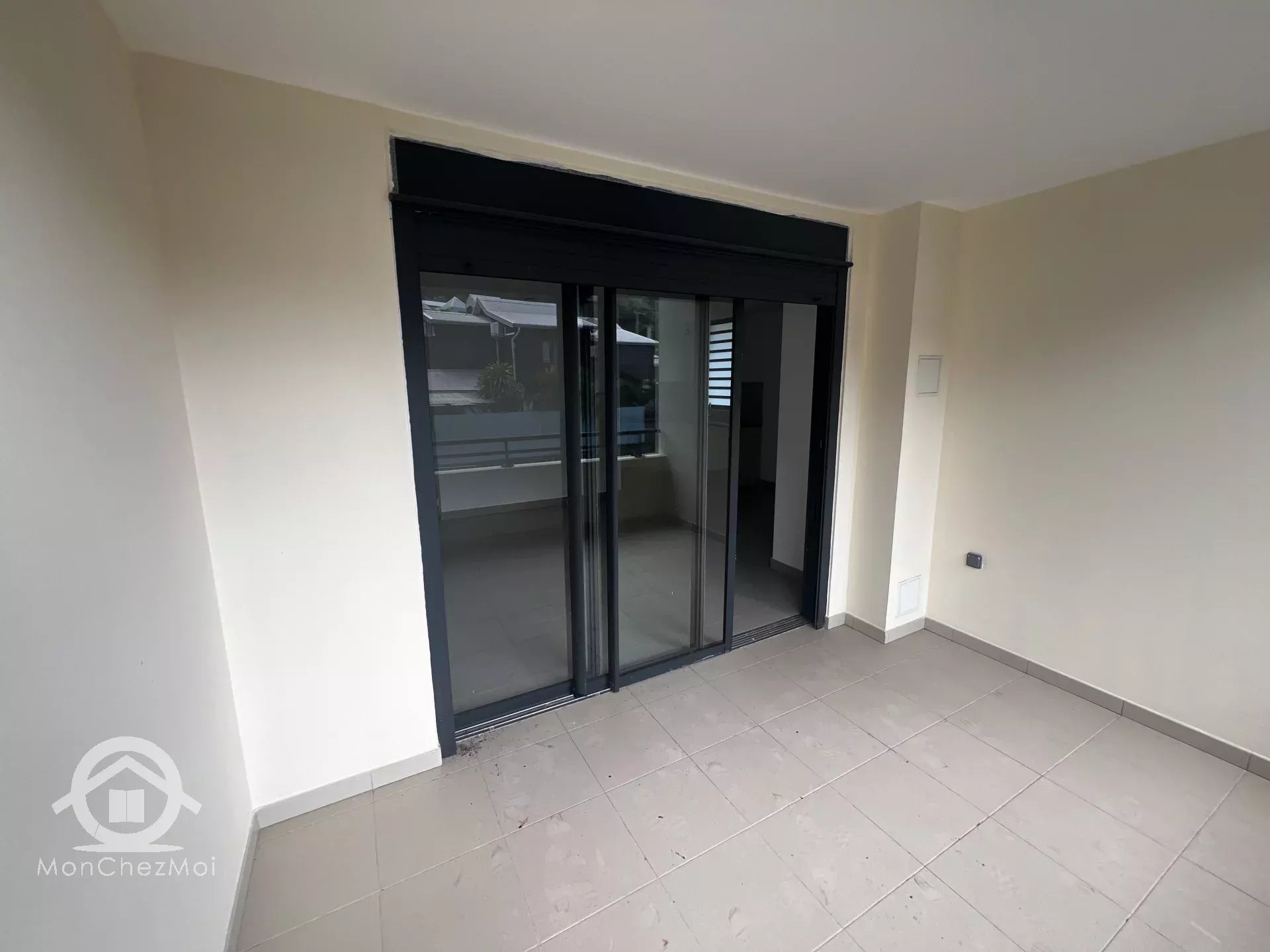 SAINT GILLES LES BAINS  Petite résidence de charmes : F4 Duplex Exceptionnelle à 420 000 euros !
