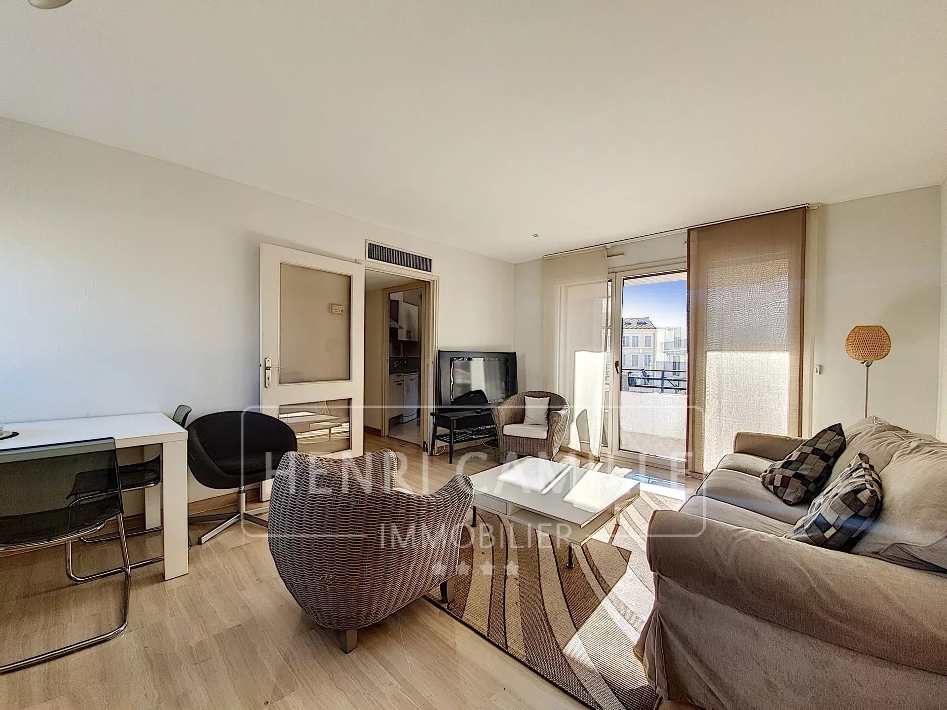 Agence immobilière de 