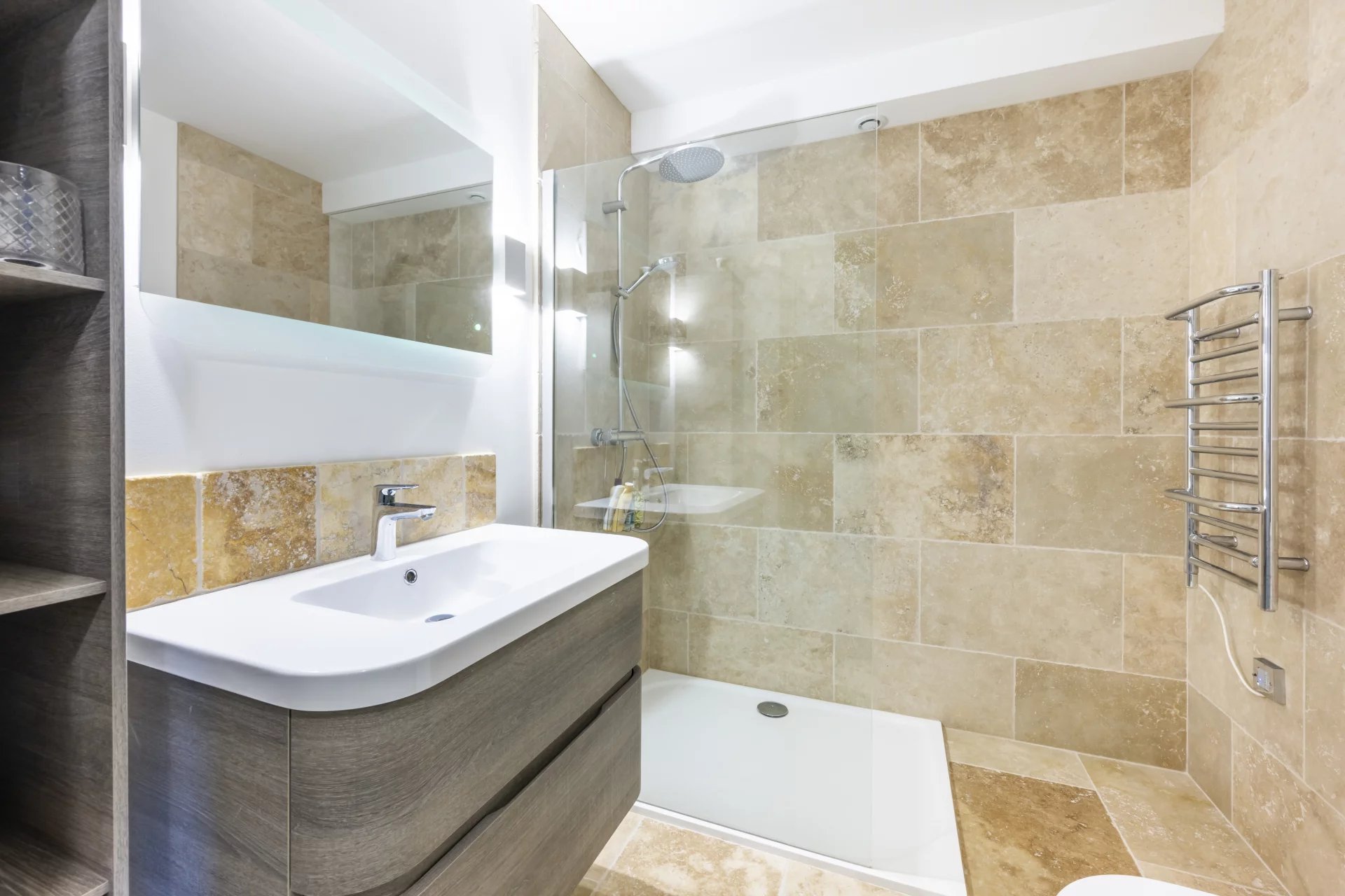  Image of Villa - 3 Bedrooms for Sale in Alpes-Maritimes-Mougins-France, Image 13