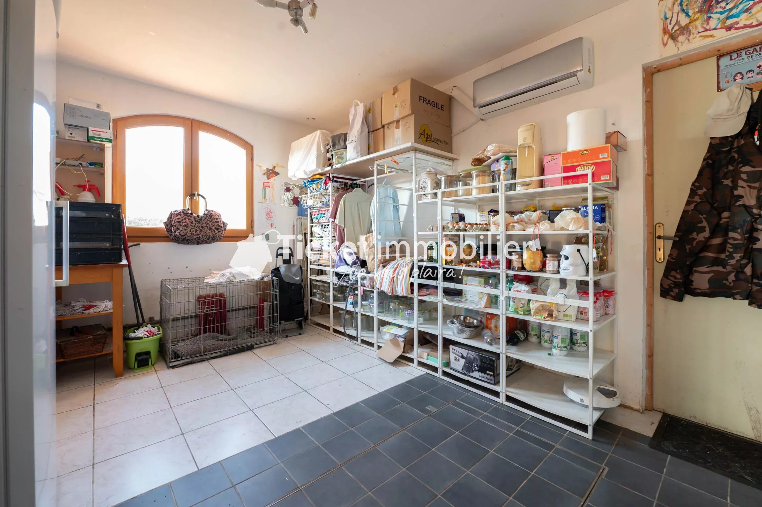 VILLA T6 215m2 TERRAIN 5558m2 CONSTRUCTIBLE, PISCINE AU SEL LINER NEUF, AQUATHERMIE 2 PUITS, 4KW PANNEAUX, DOUBLE VERANDA 72m2, CHAUFFAGE SOL, CAVE A VIN, VUE PYRENEES ETC ... — photo 20