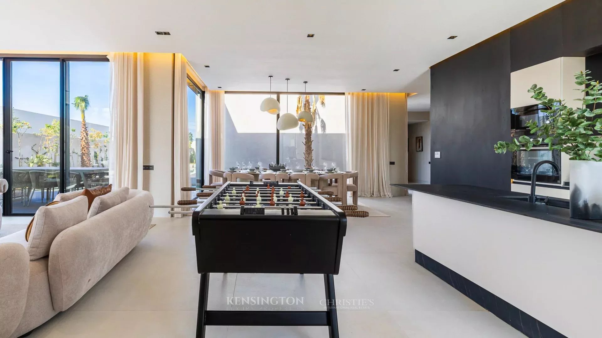5 Bedroom Villa/Townhouse's Image 4