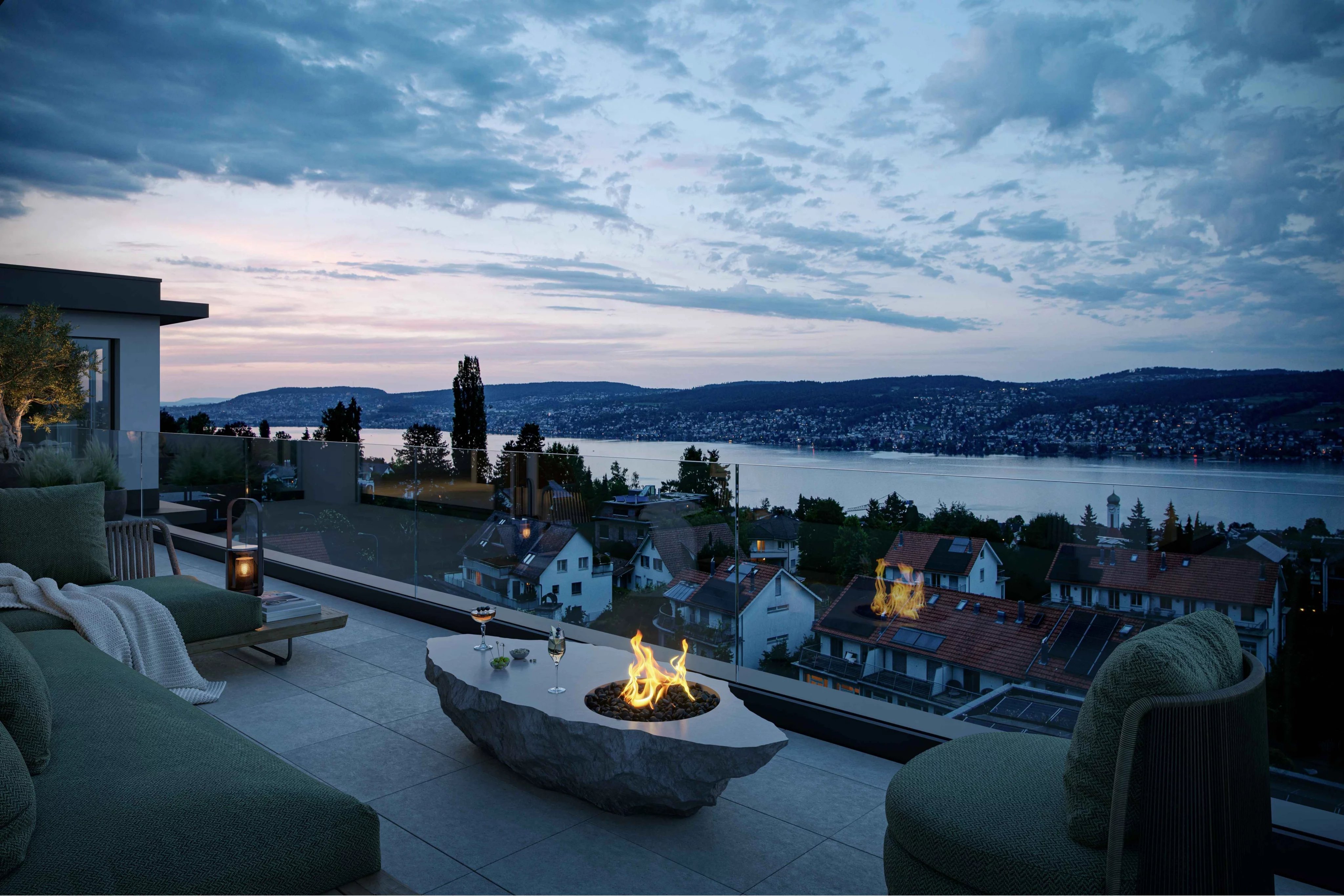 Exclusive penthouse with breathtaking views of the lake and the Alps