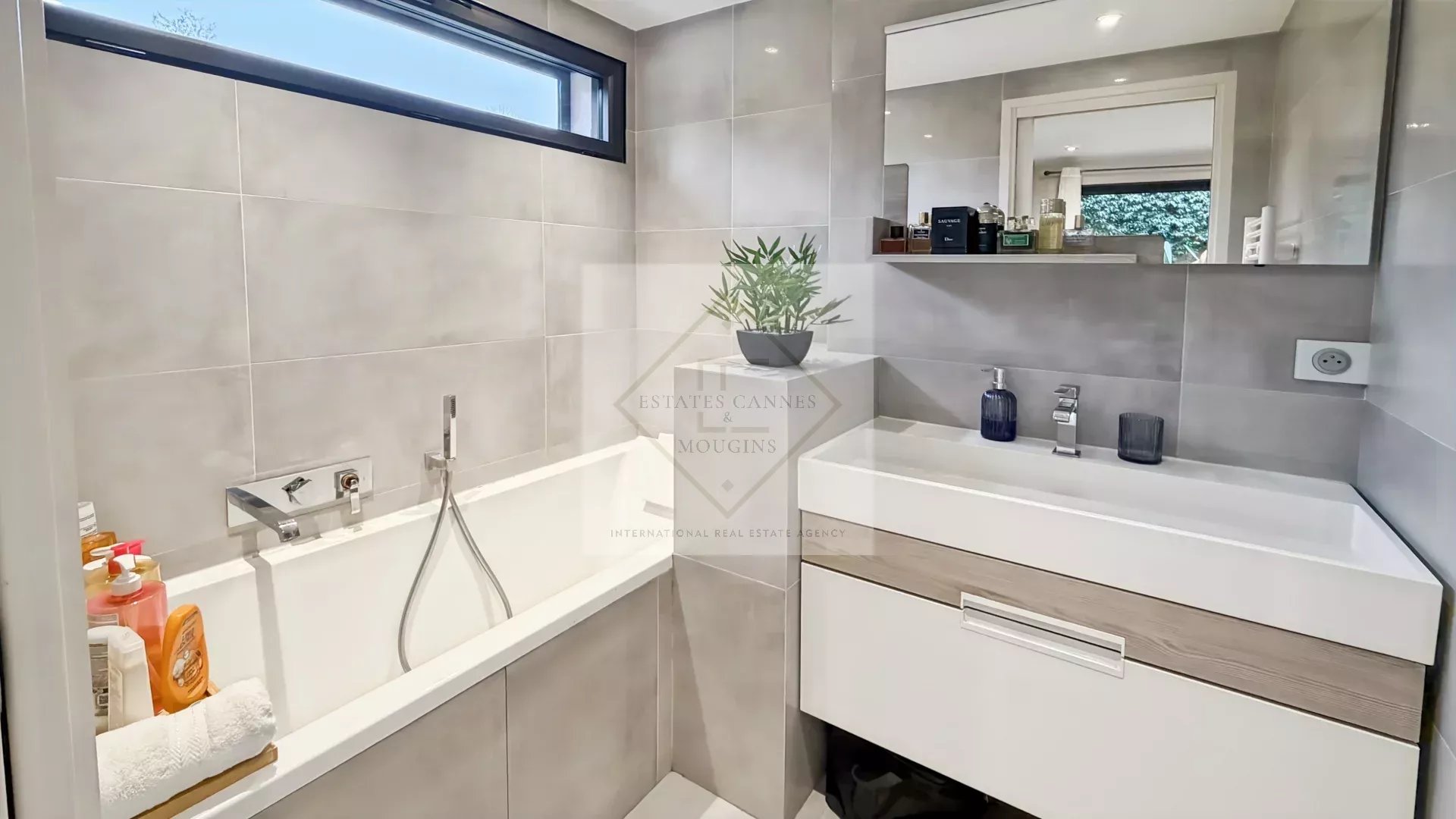Villa moderne – vue collines, proche Cannes — photo 17