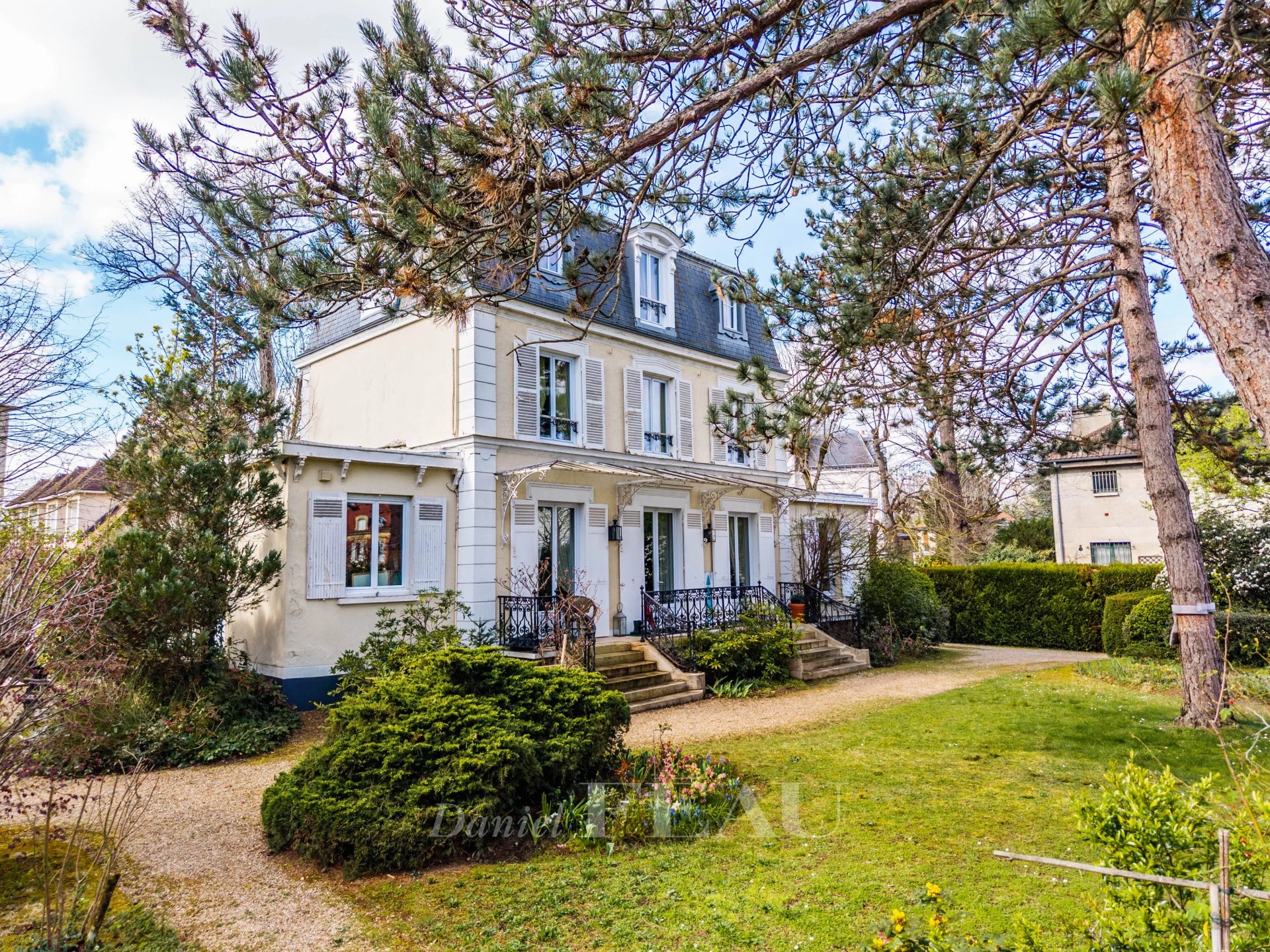 5 Bedroom Villa/Townhouse's Image 8
