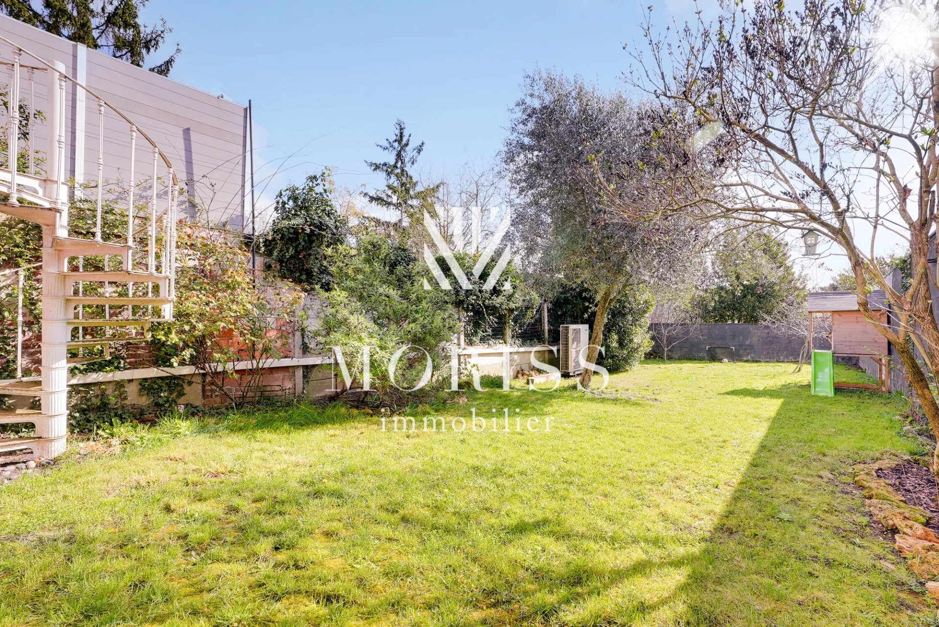 QUARTIER CENTRE VILLE - MAISON ROSNY SOUS BOIS 164M2 + JARDIN - Image Array