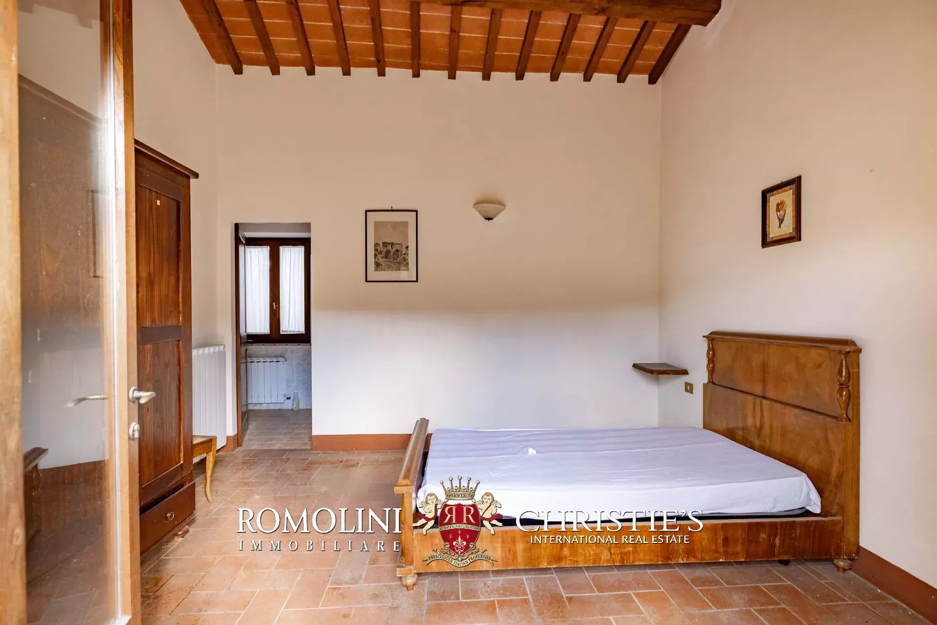 33 Bedroom Vineyard's Image 61
