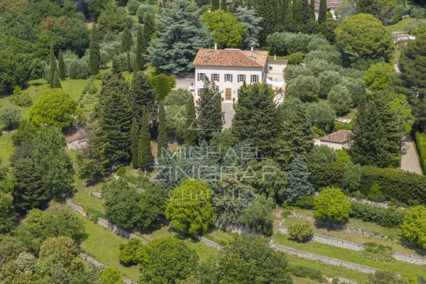 Elegant Bastide with panoramic view — photo 1