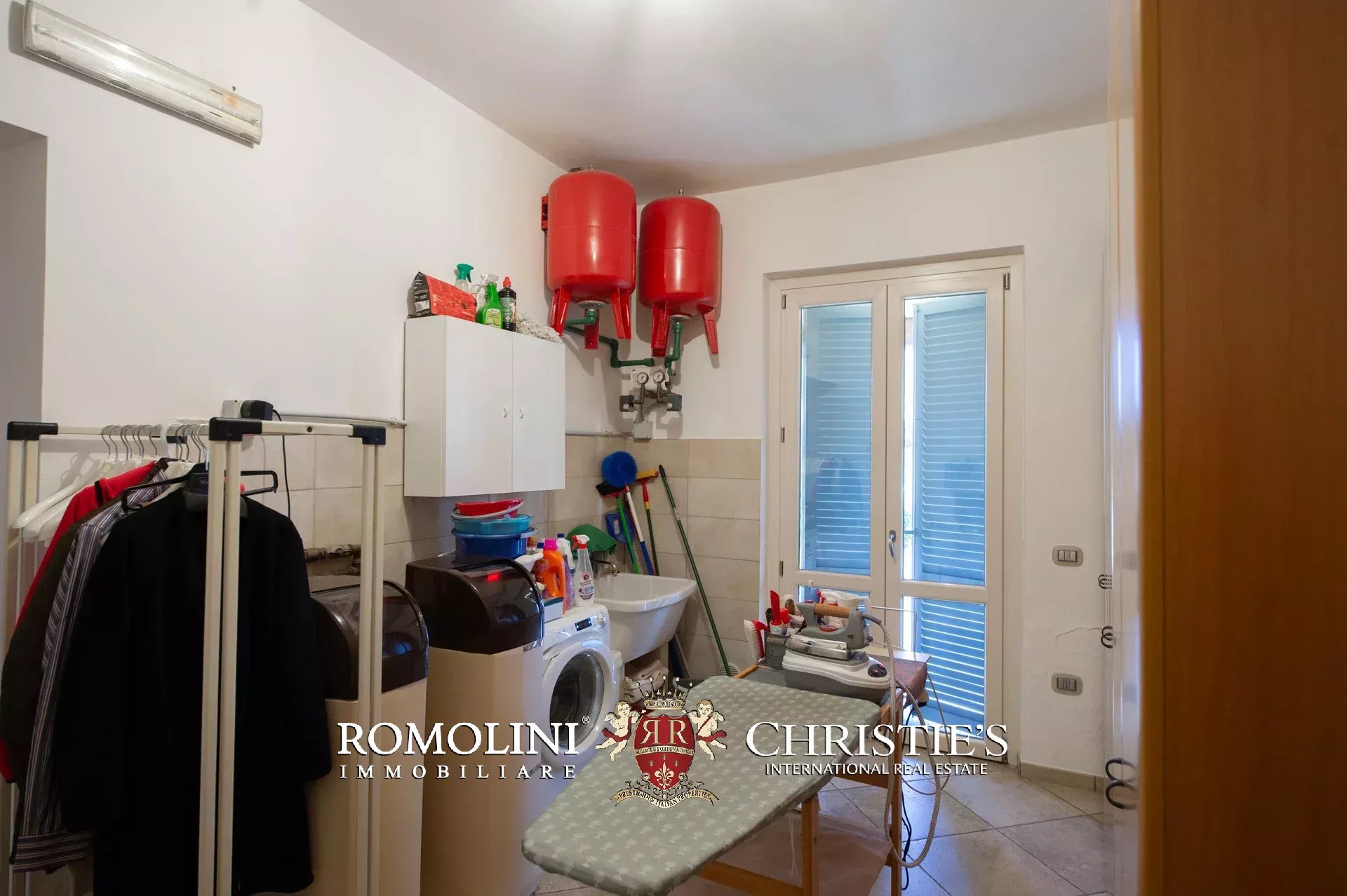 10 Bedroom Villa/Townhouse's Image 41