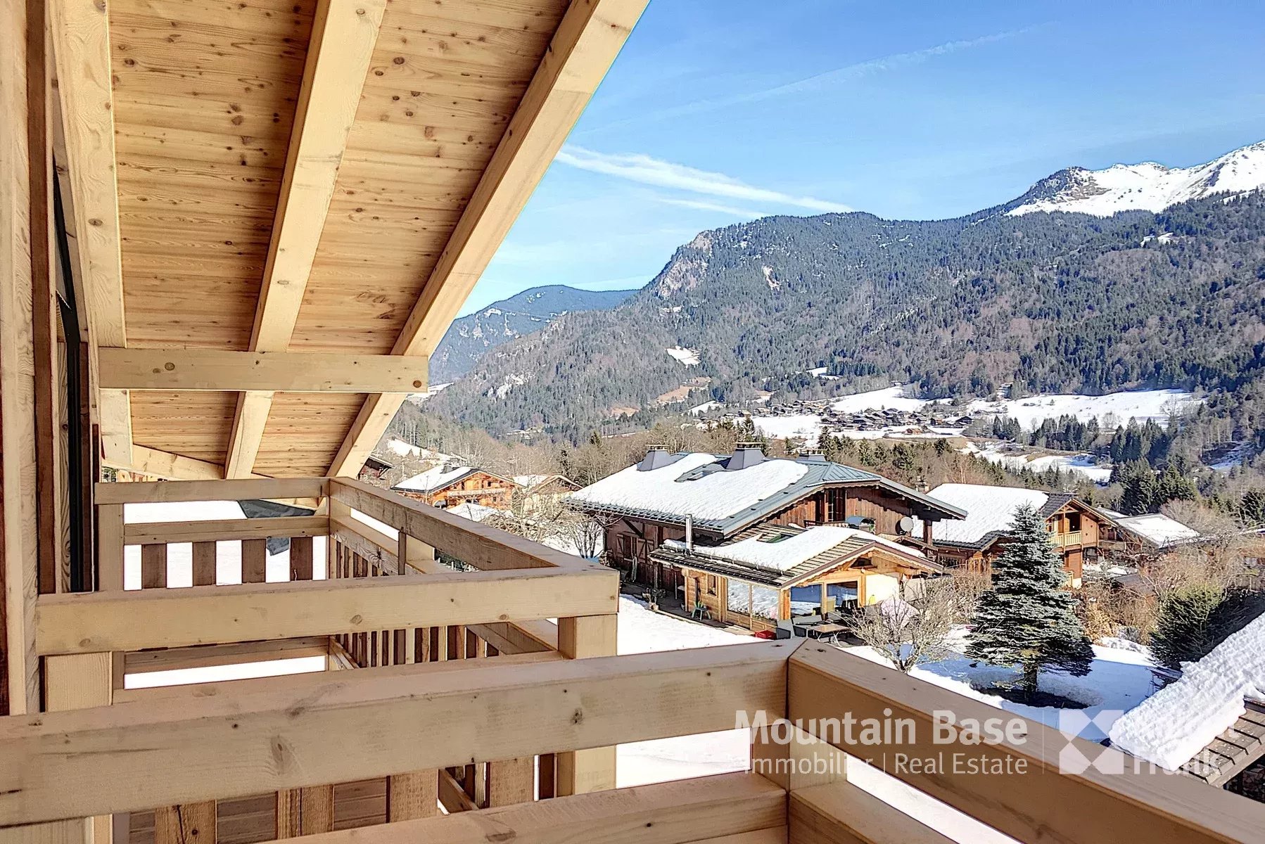 Modern 3-bedroom chalet in Essert Romand Accommodation in Chamonix