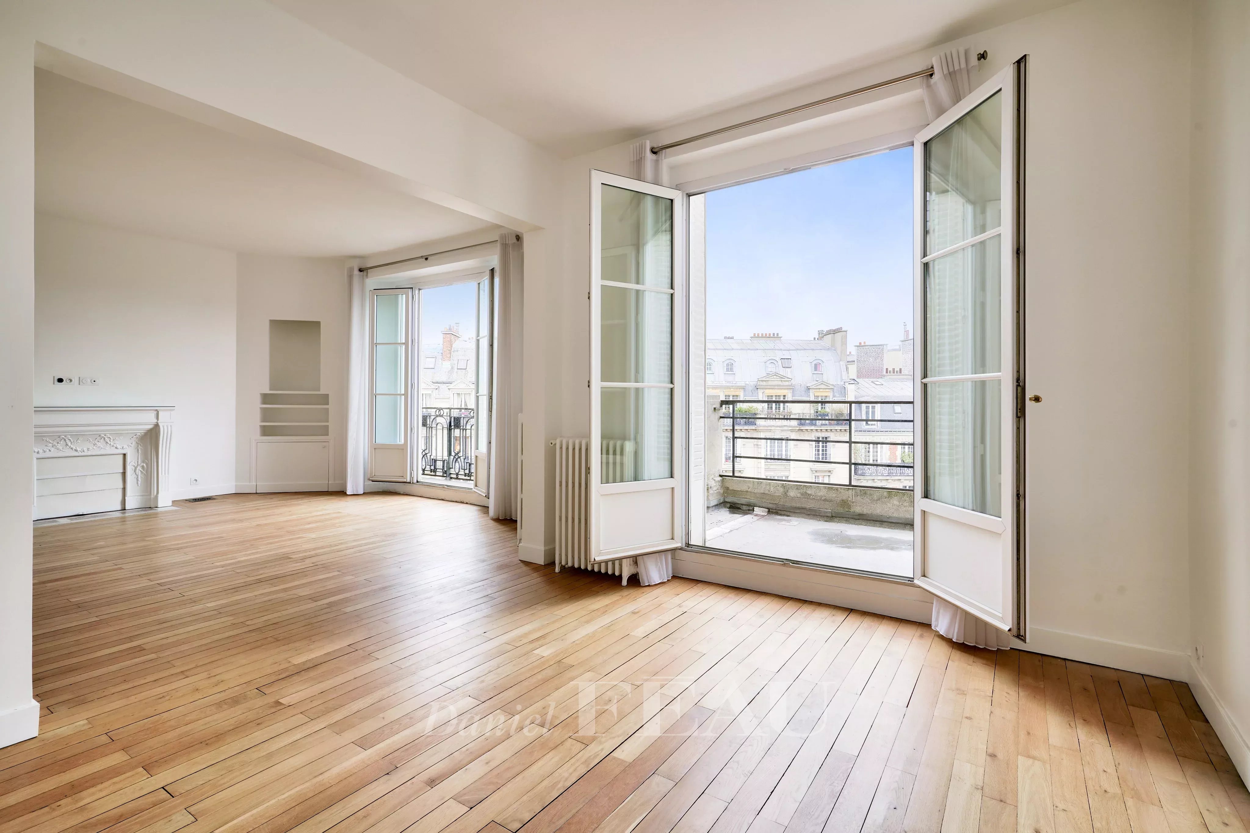 Paris 17th District – A four-bed family apartment