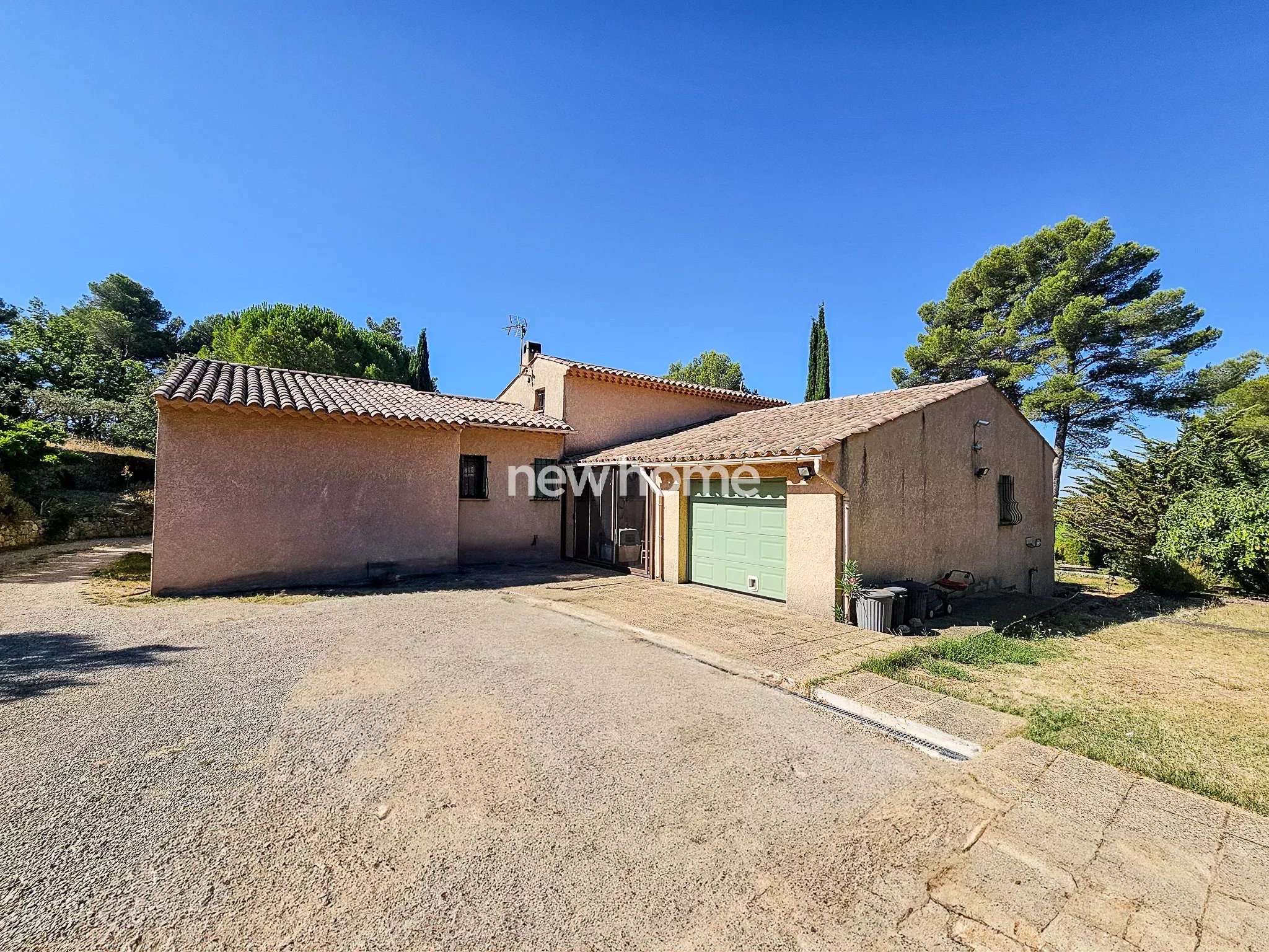 Havre de paix au cur de la nature avec vaste terrain arboré