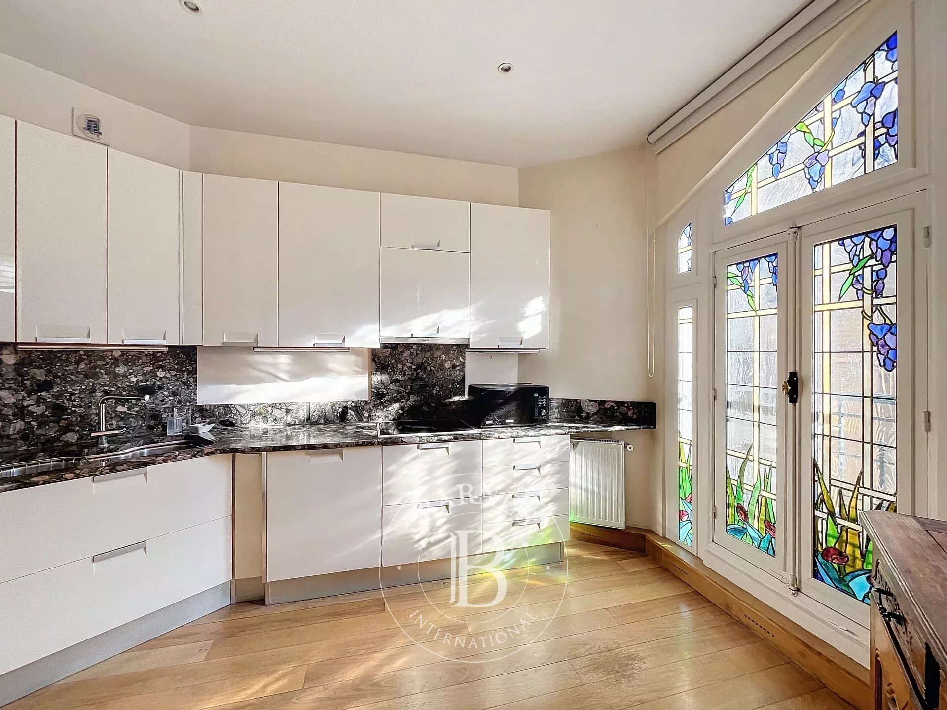 Daire Paris 8ème - picture 8