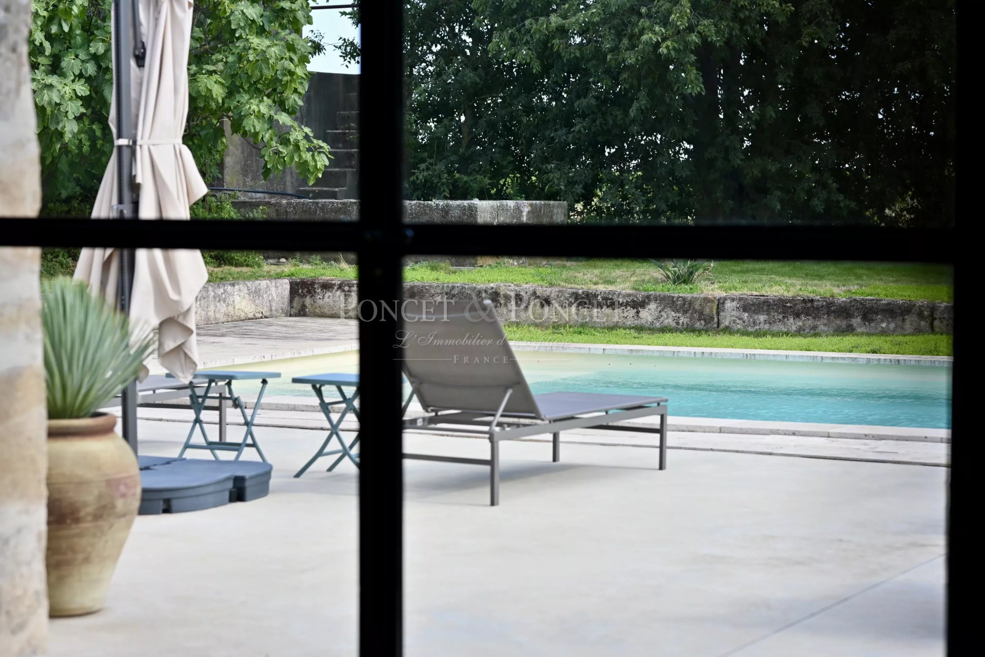 10 Bedroom Vineyard's Image 7