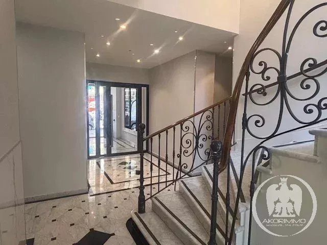 Appartement de caractère de 112 m2, dans immeuble niçois du XIXᵉ