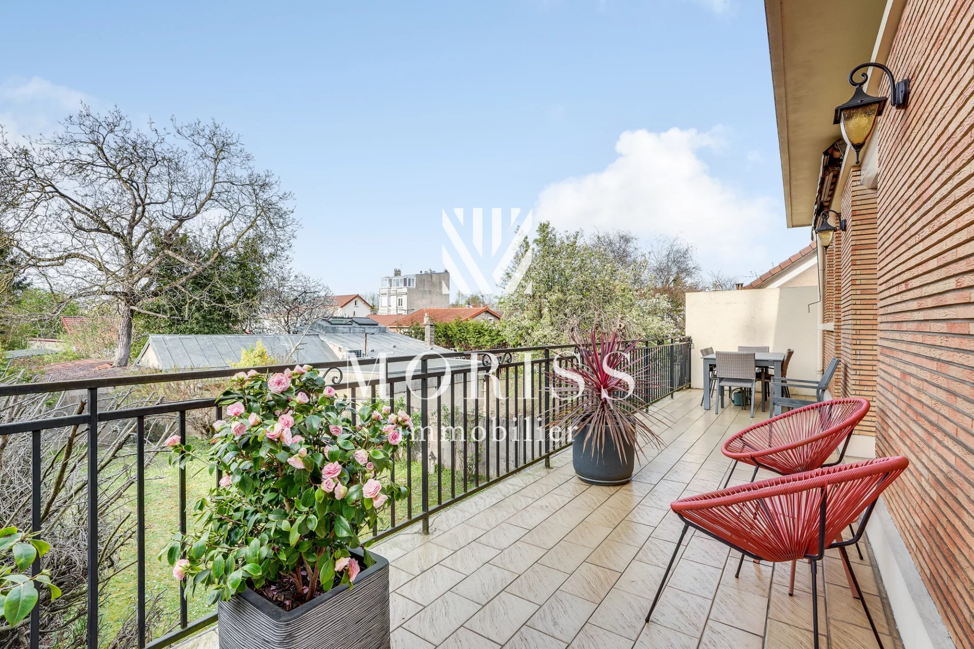 Champigny-sur-Marne - Maison de 6 pièces de 170m² habitable - Image Array