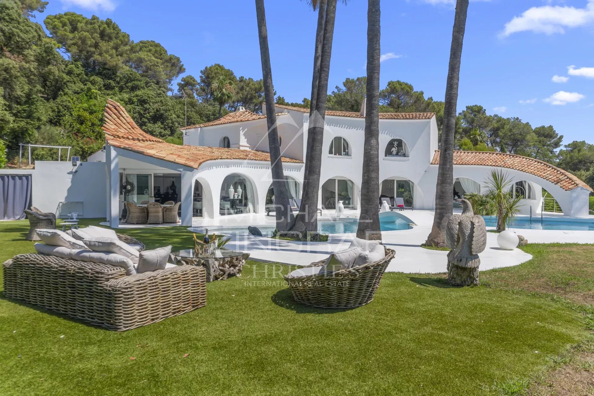 6 Bedroom Villa/Townhouse's Image 11