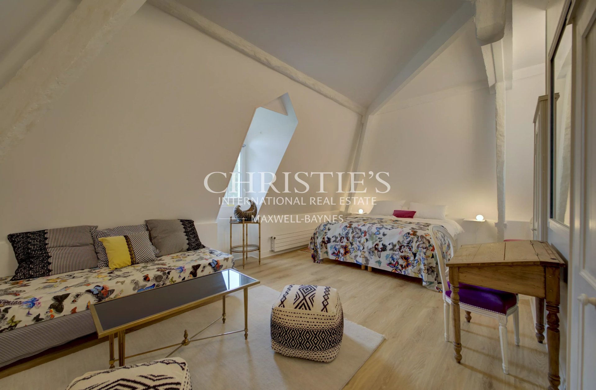 9 Bedroom Chateau's Image 25