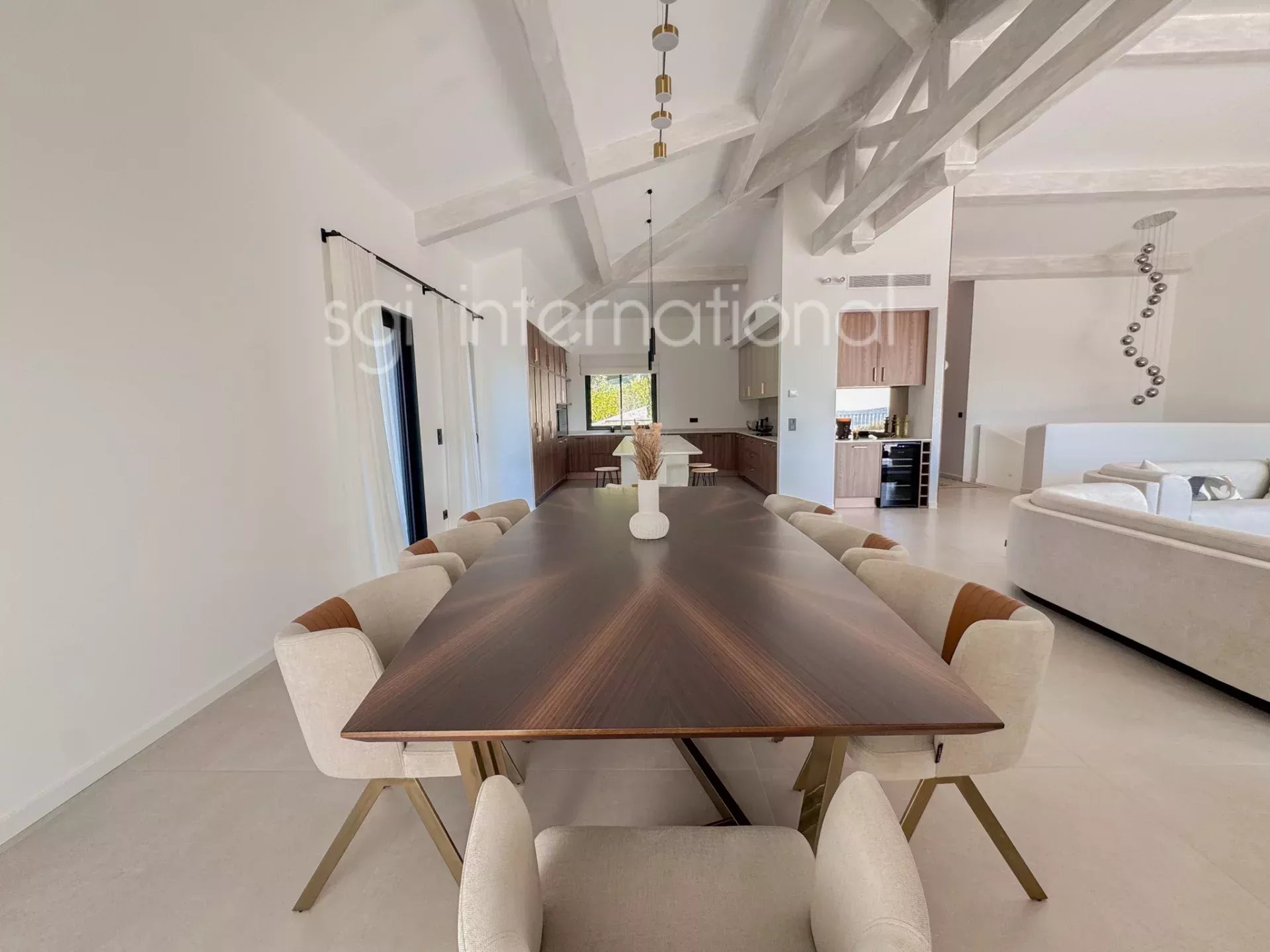 Grimaud – moderne, komplett renovierte Villa.