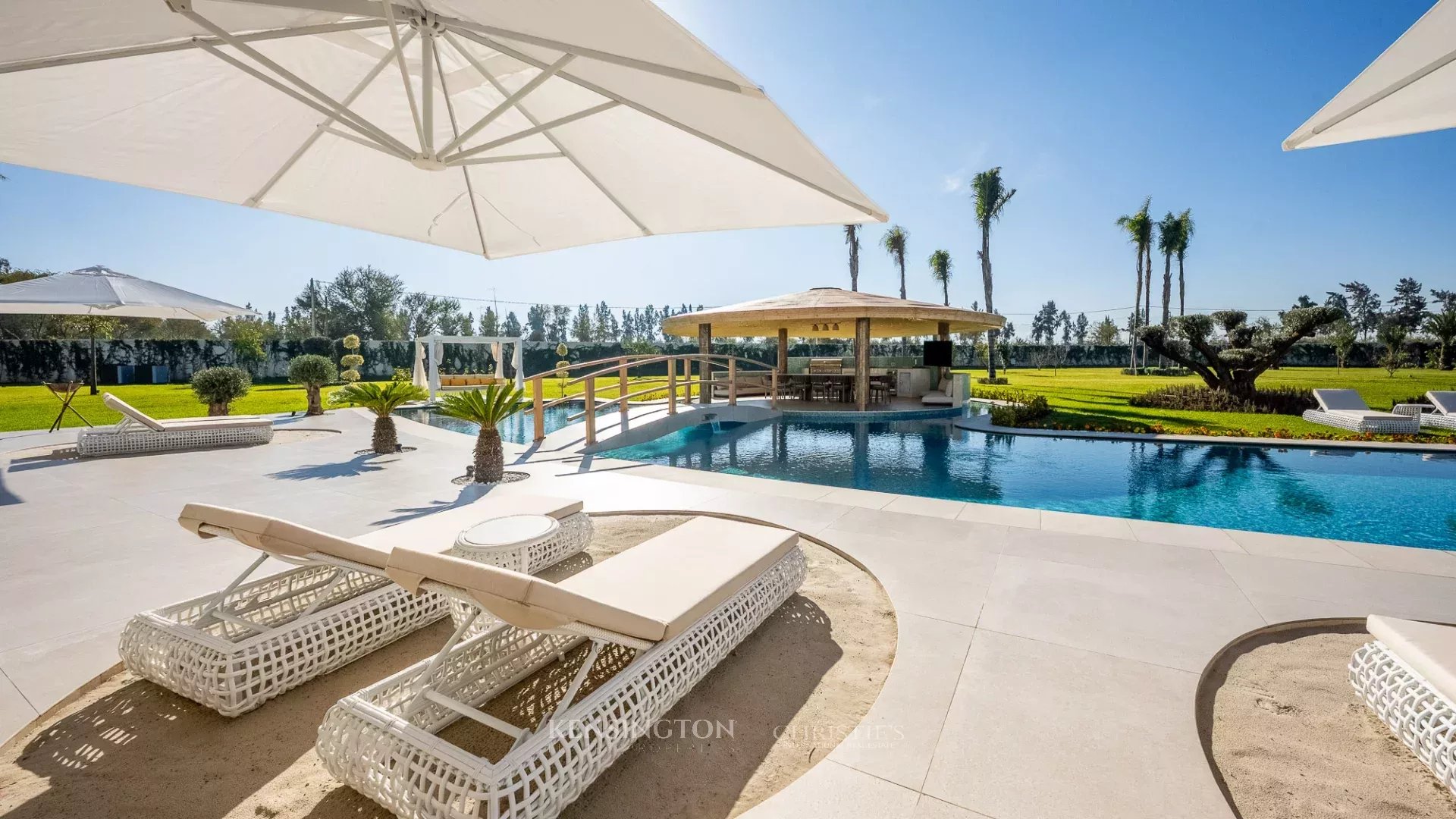 8 Bedroom Villa/Townhouse's Image 6
