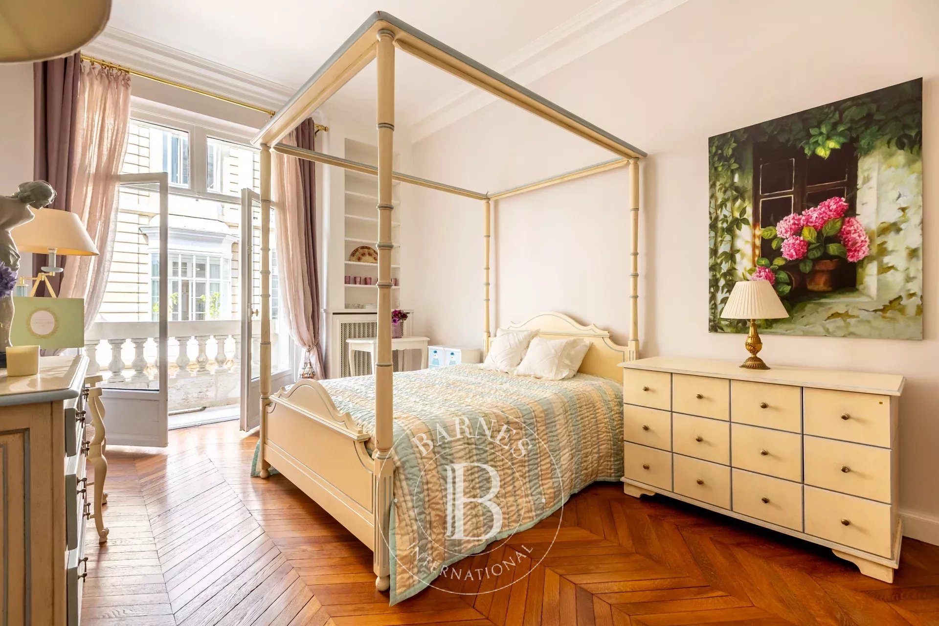 Paris 16 - Victor Hugo - Dual-aspect 4-bed apartment - picture 18