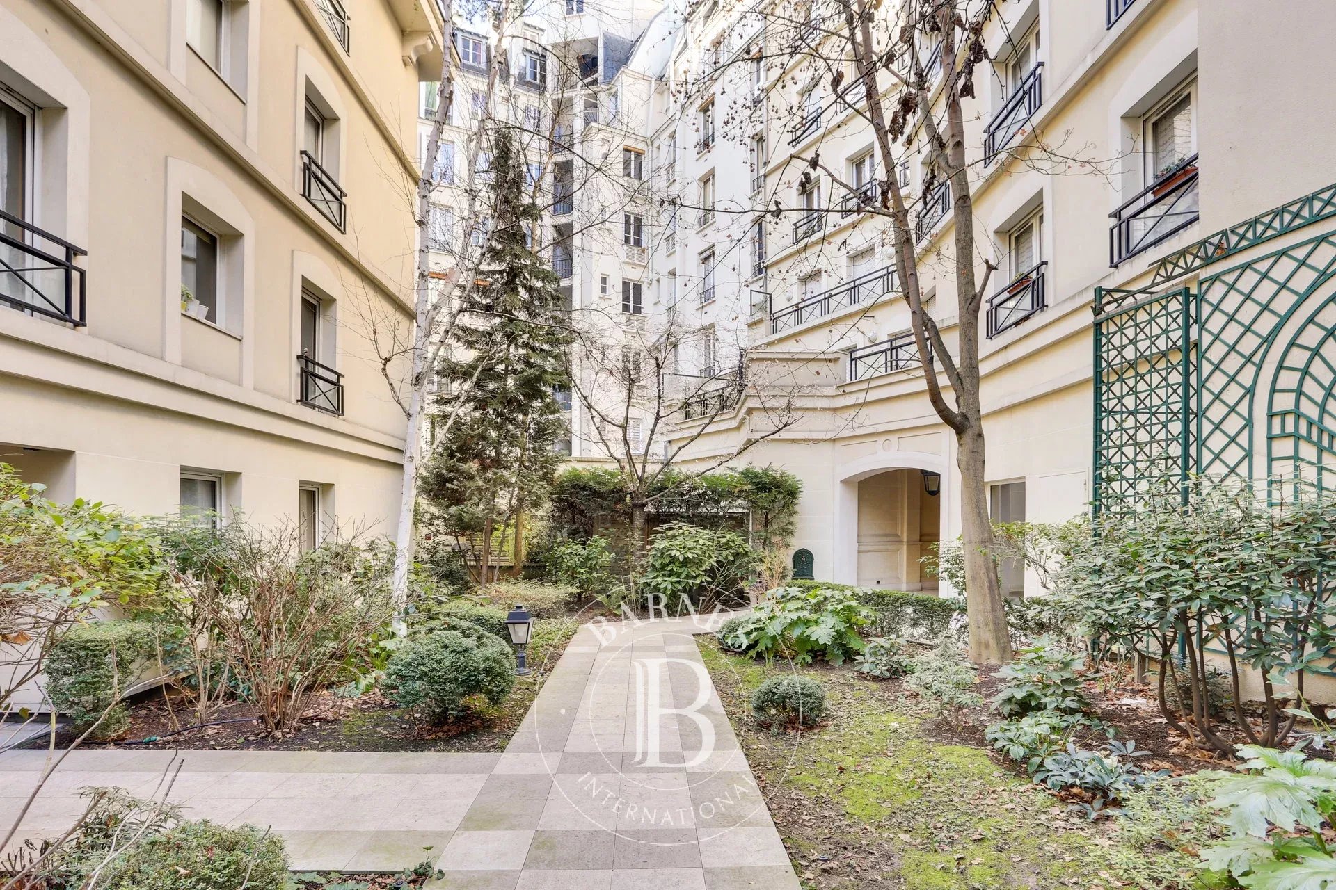 Daire Paris 6ème - picture 12