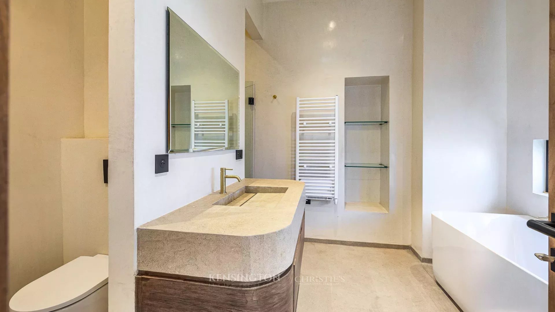 4 Bedroom Villa/Townhouse's Image 11