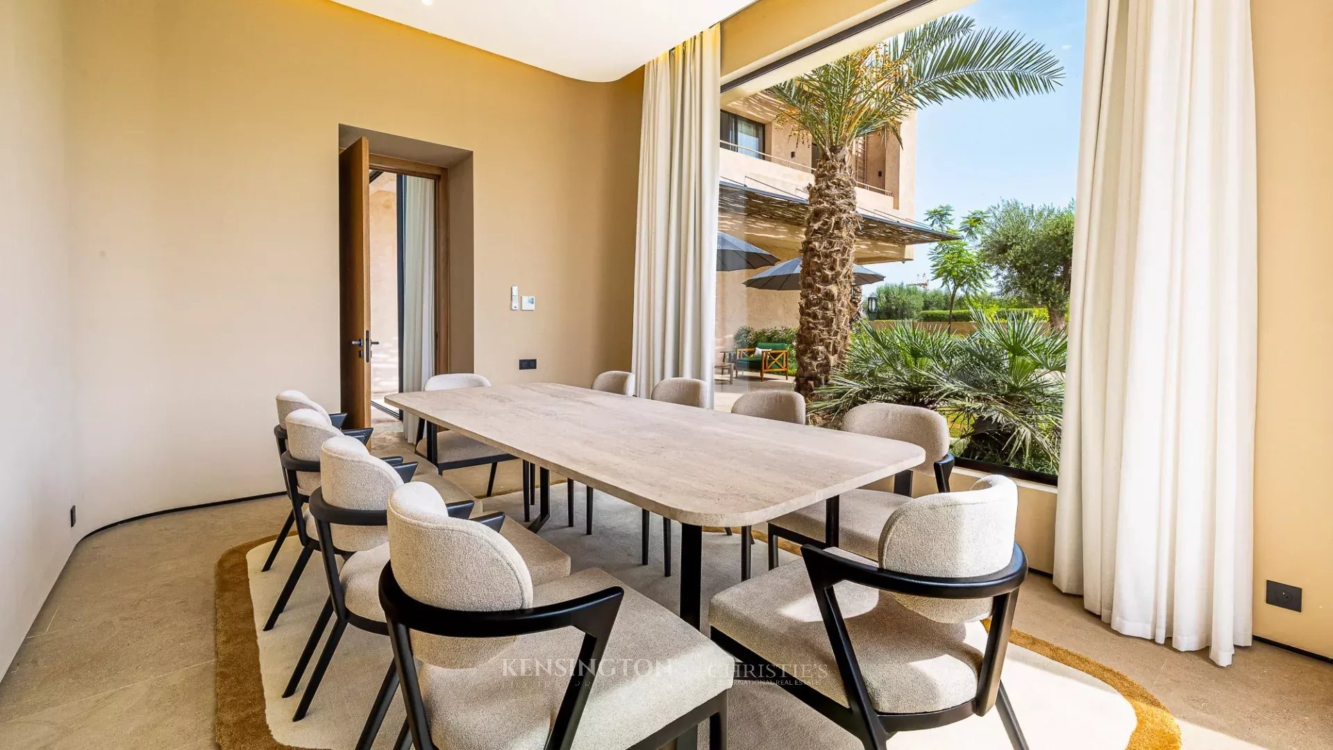 5 Bedroom Villa/Townhouse's Image 8