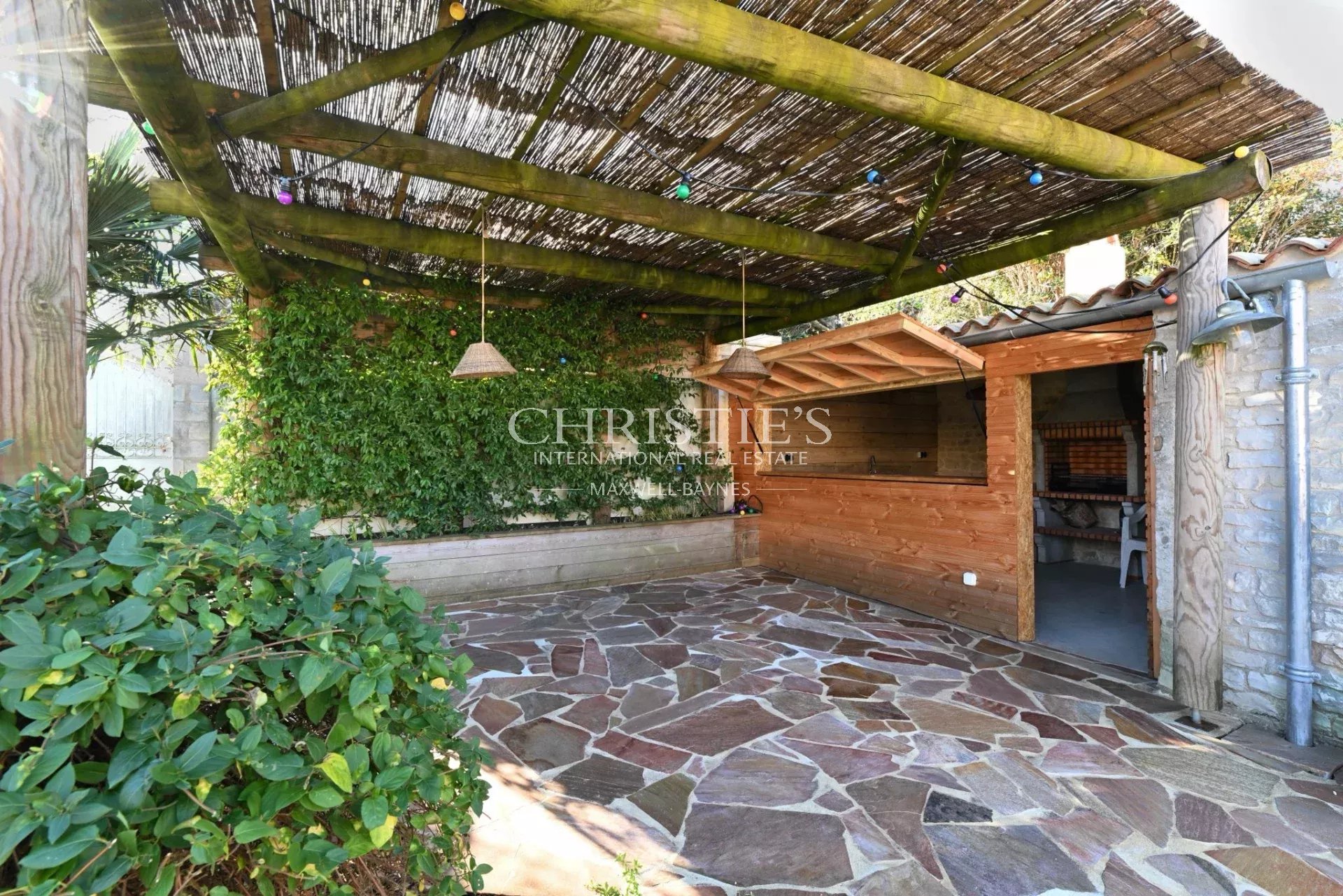 11 Bedroom Villa/Townhouse's Image 19