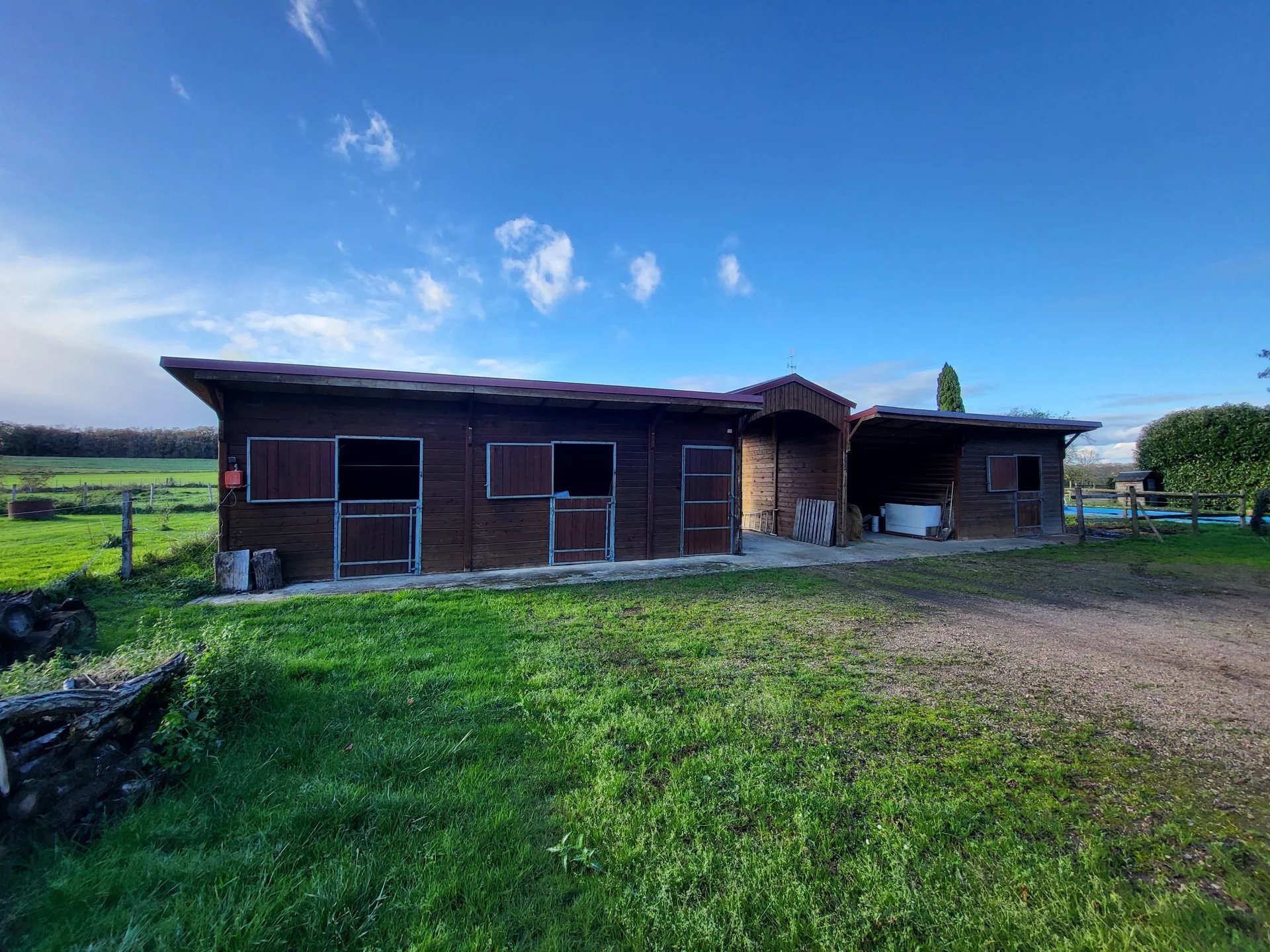 House in Saint-Savin - Image 2