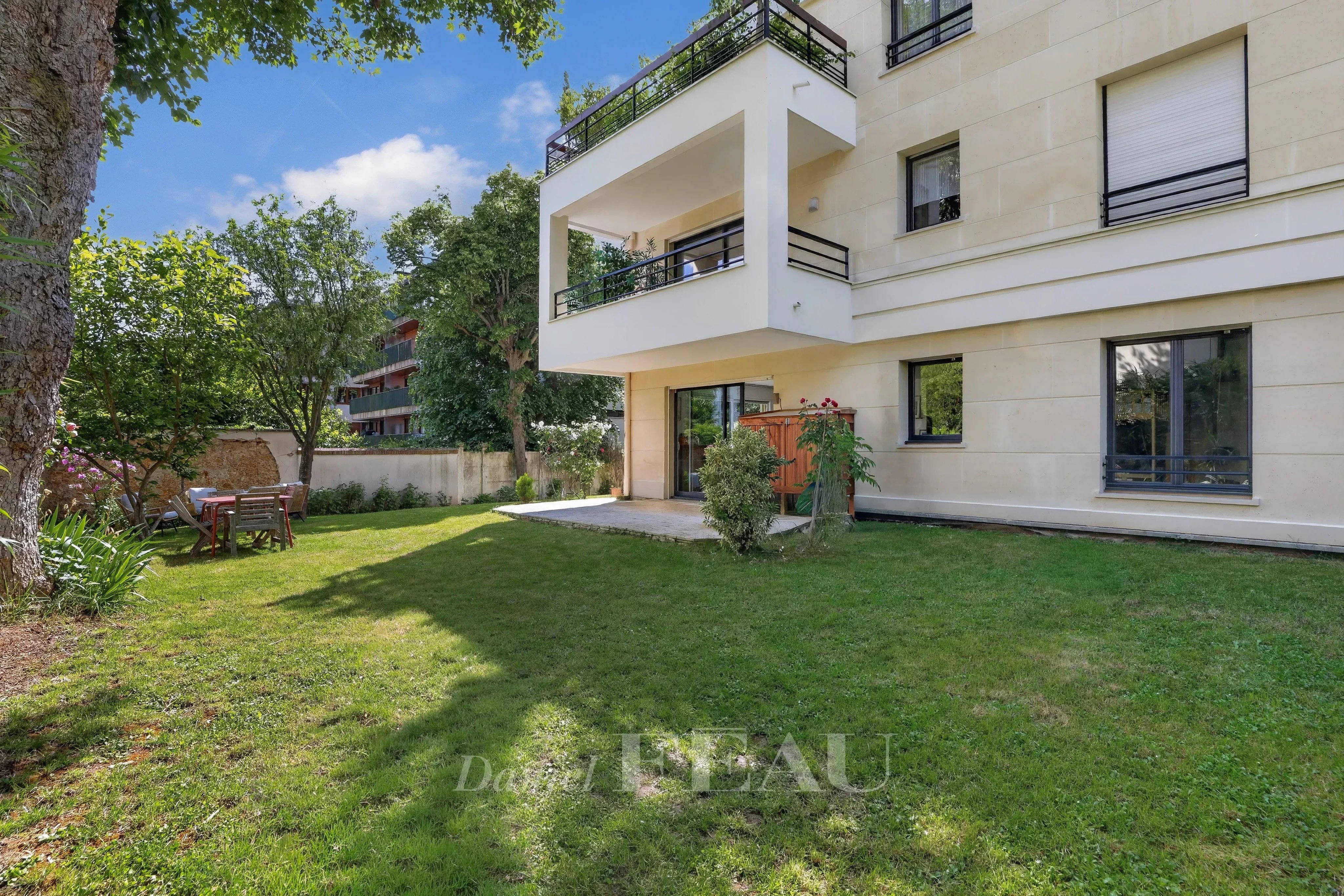 Sale Apartment Saint-Cloud