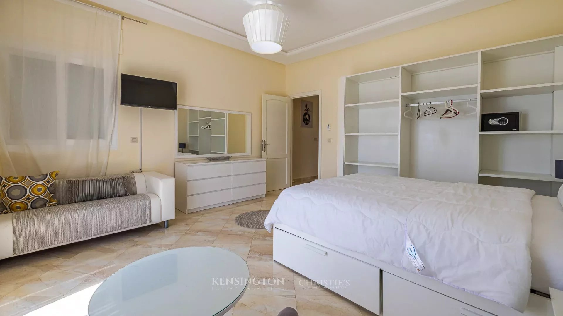 7 Bedroom Villa/Townhouse's Image 13