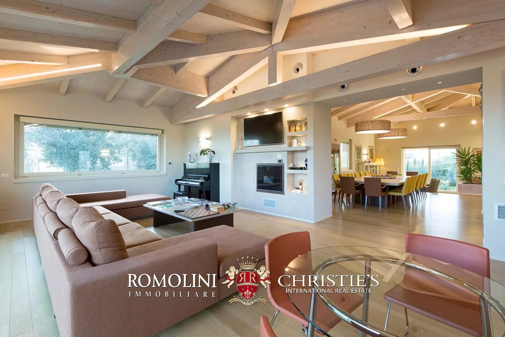 7 Bedroom Villa/Townhouse's Image 52