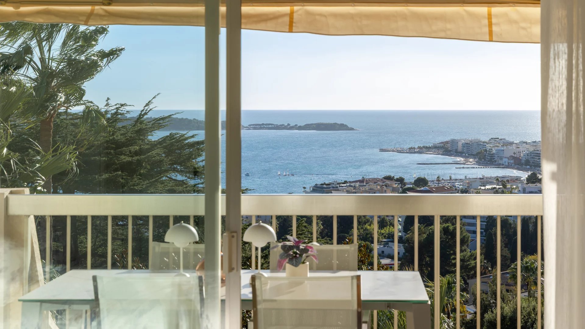 Exceptional top floor apartment