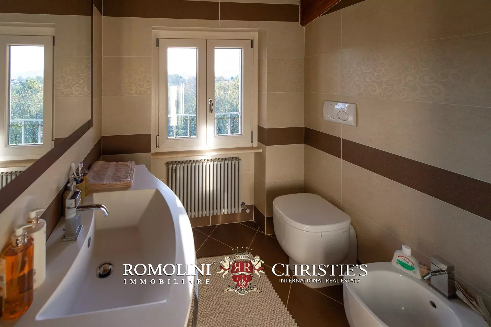 10 Bedroom Villa/Townhouse's Image 89