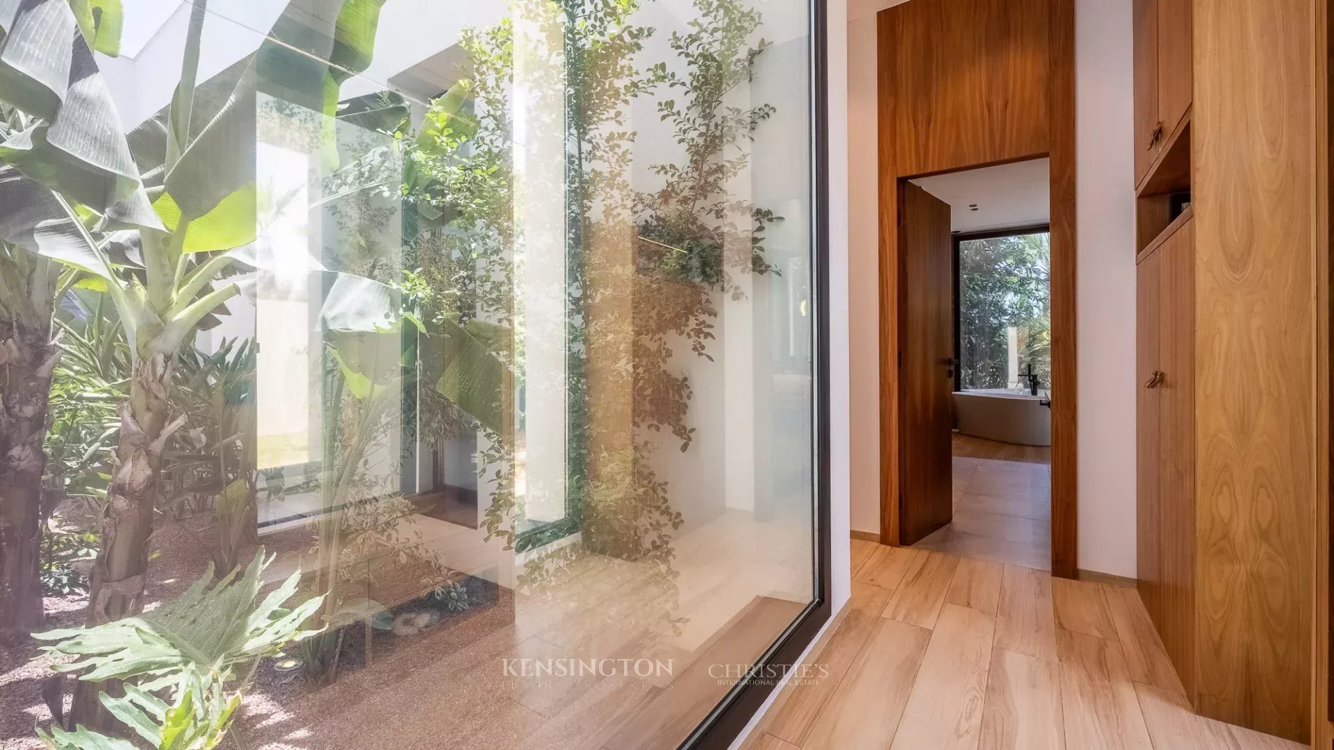 8 Bedroom Villa/Townhouse's Image 31