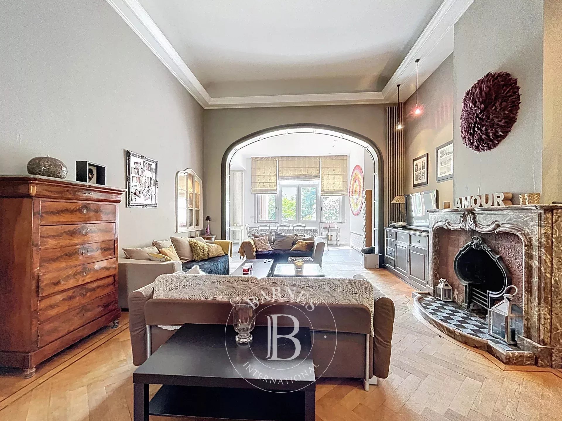 Uccle - Immeuble 3 façades à renover- 4 Logements- 3 Garages- Somptueux jardin