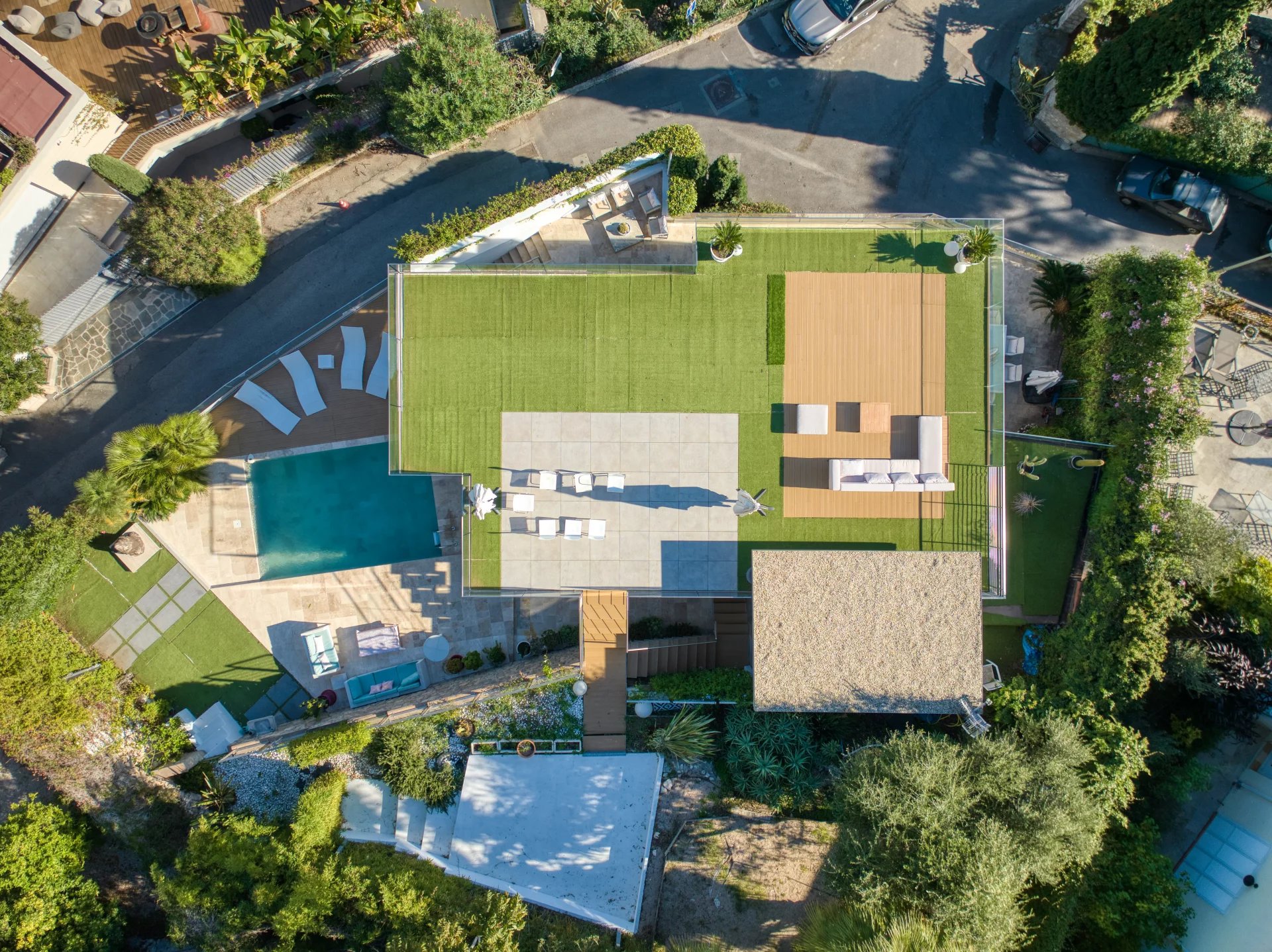 Éze Bord de mer  - Villa 220 m2, terrain 800 m2, piscine, garage